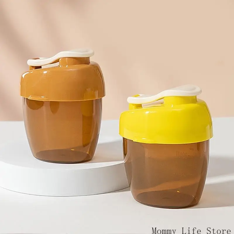 

Portable Baby Formula Dispenser Travel-Friendly Milk Powder Container with Airtight Seal for On-The-Go Feeding.
