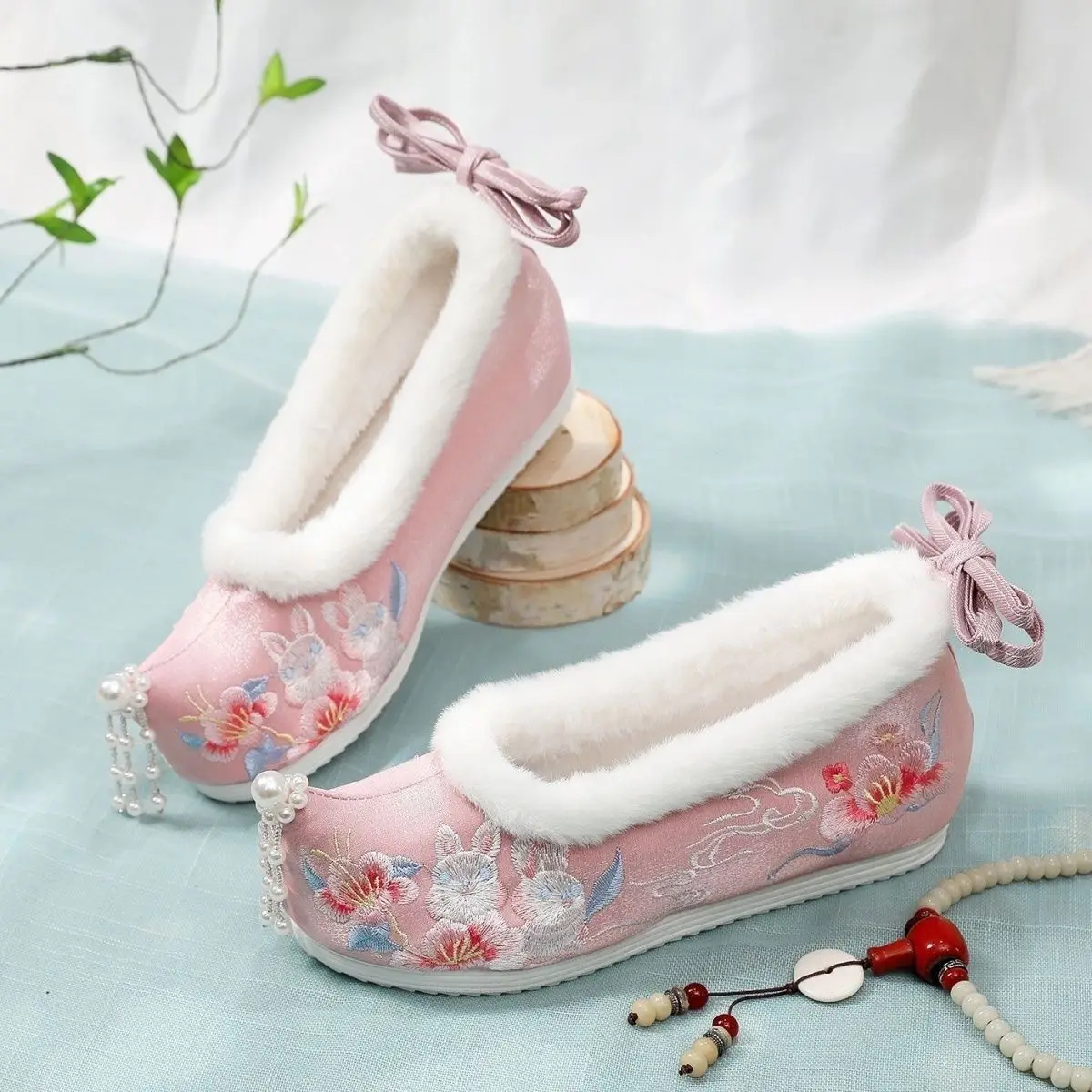 New Han Element Hanfu Shoes Women Fleece Lined Embroidered Height Increase Ancient Style Student Cloth Shoes