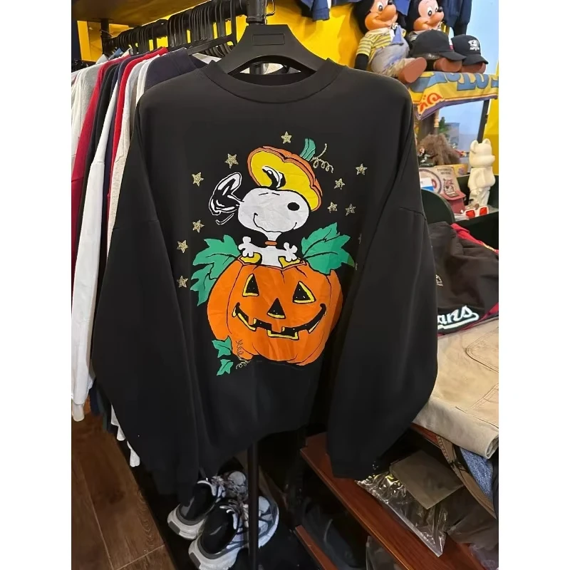 MINISO 2025 هوديي برقبة دائرية للرجال والنساء مطبوع عليه رسوم كرتونية أمريكية على شكل يقطين سنوبي #6