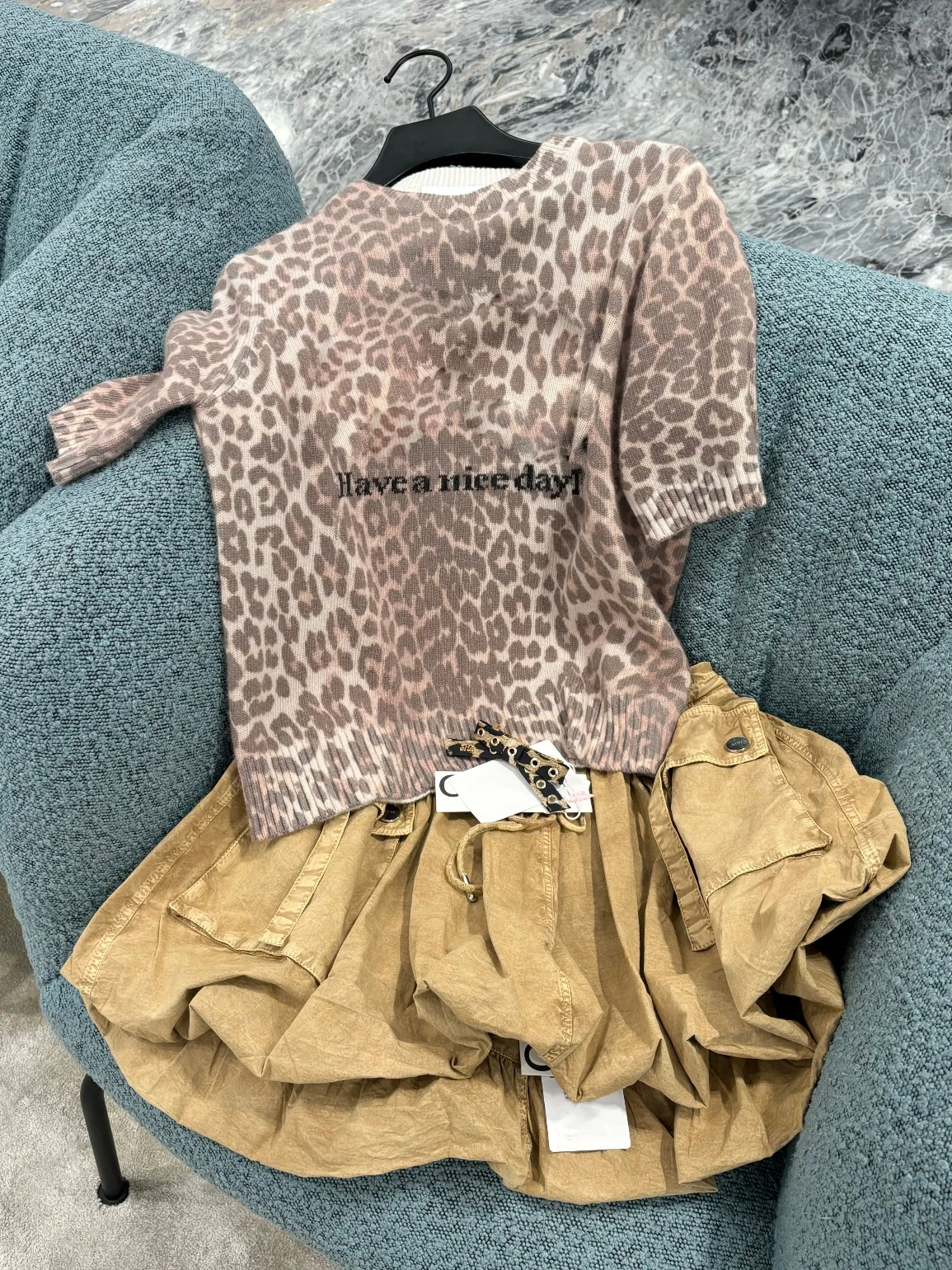 

Early Autumn New Sle Retro Leopard Print Knitted Sweater HEIDD GAN2025 Loose Fit round Ne ort Sve Warmth Emitting