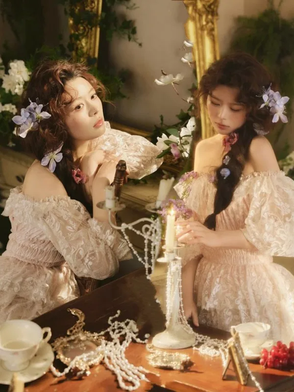 

Retro Atmosphere Oil Painting Style Lace Dress Photography Studio New Arrival Women's Fashion Spring Season Polyester Fiber