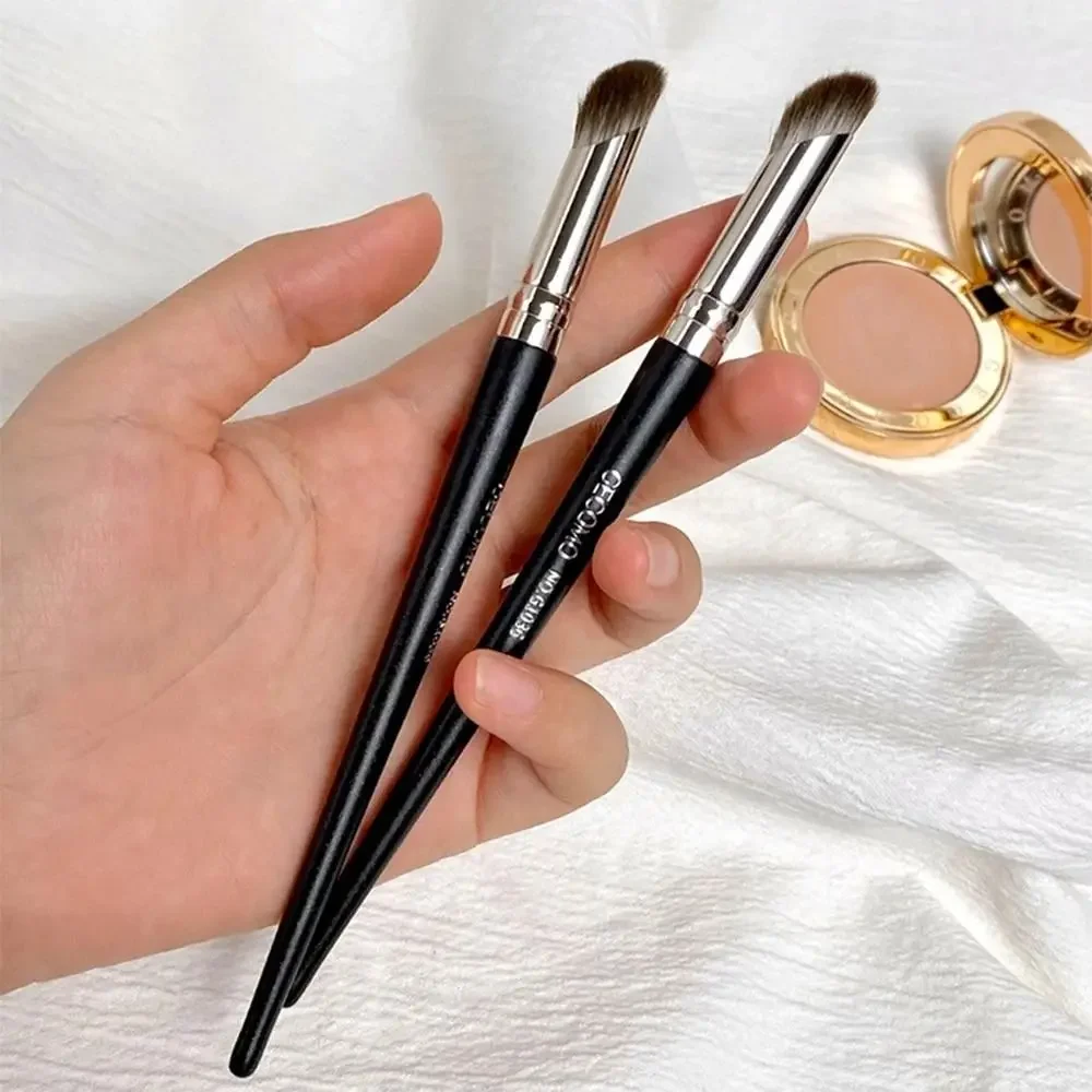 Pinceles de maquillaje corrector de pulgar, cubierta para acné, ojeras, suave y esponjoso, herramientas de maquillaje con detalle de cabeza redonda multifunción