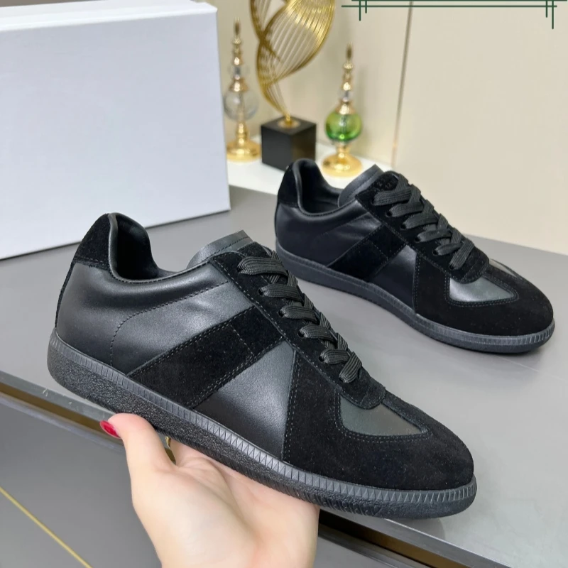 

It is classic in real leather Low top leisure Sport men shoes Retro shoes training women flat laces couple same shoes board