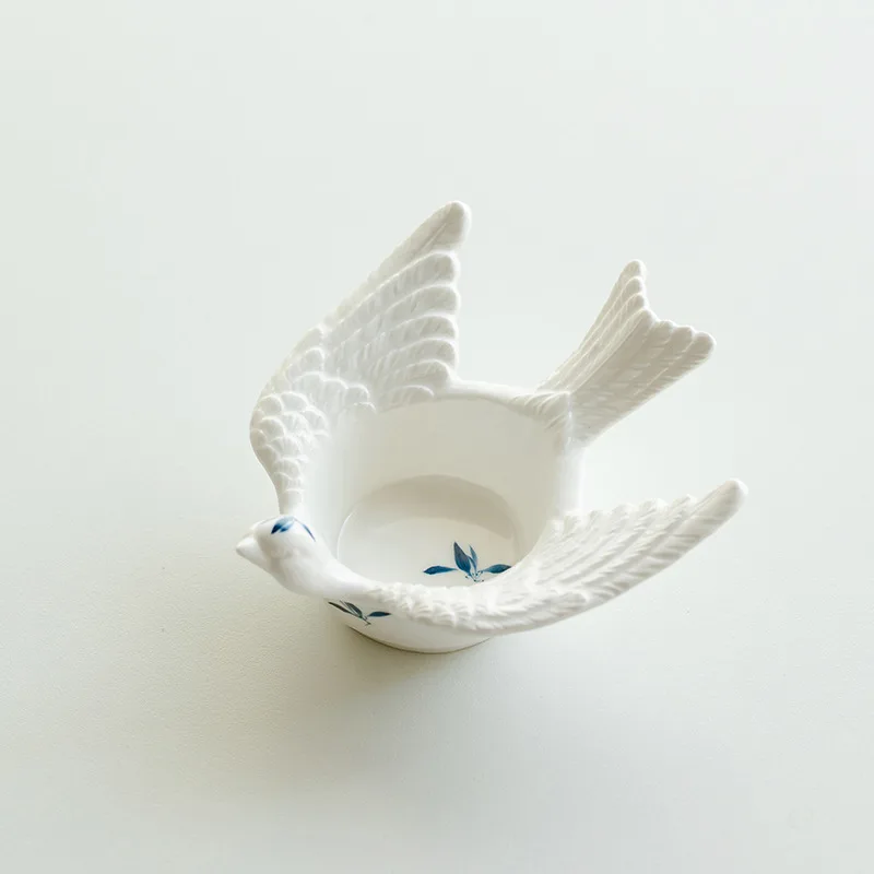 Hand-painted  Bird Candlestick Ceramic Candle Holder Bird-shaped Tealight Holders Snack Plate Swallow Table Ornaments Gifts