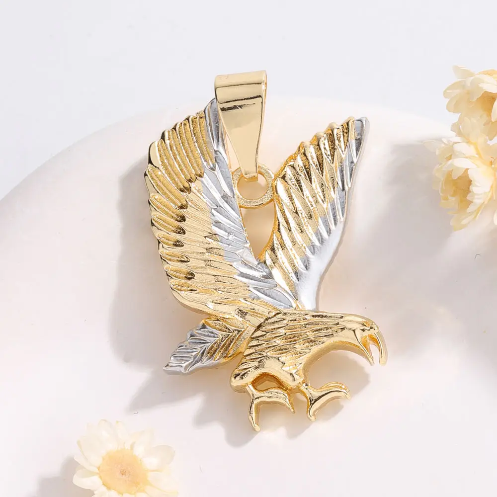 

Ruixi Fashion Hot Sale Hip Hop Religious Animal Eagle Flying Eagle Necklace Pendant To Send Friends Party Birthday Gift