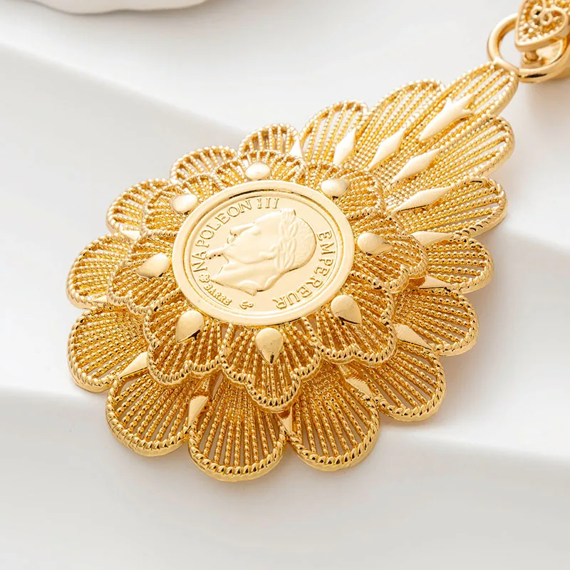 Middle Eastern Golden Necklace Retro Large Floral Medallion Coin Pendant Twisted Chain For Wedding Festival Wear