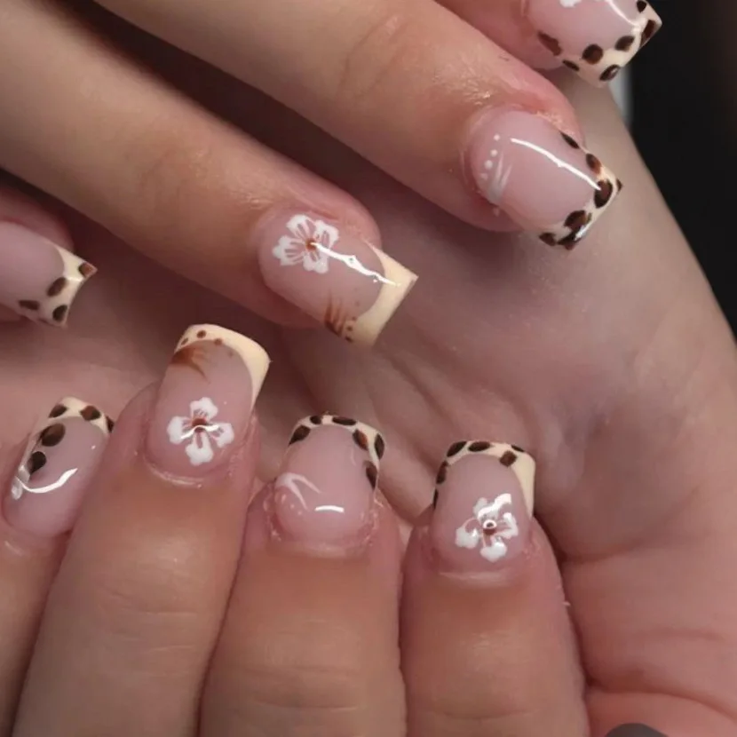 24개 레오파드 프린트 프렌치 네일 팁 세트, 꽃무늬 디자인 짧은 스퀘어 모양 인조 네일 팁, 재사용 가능한 핑크 프레스온 네일 아트