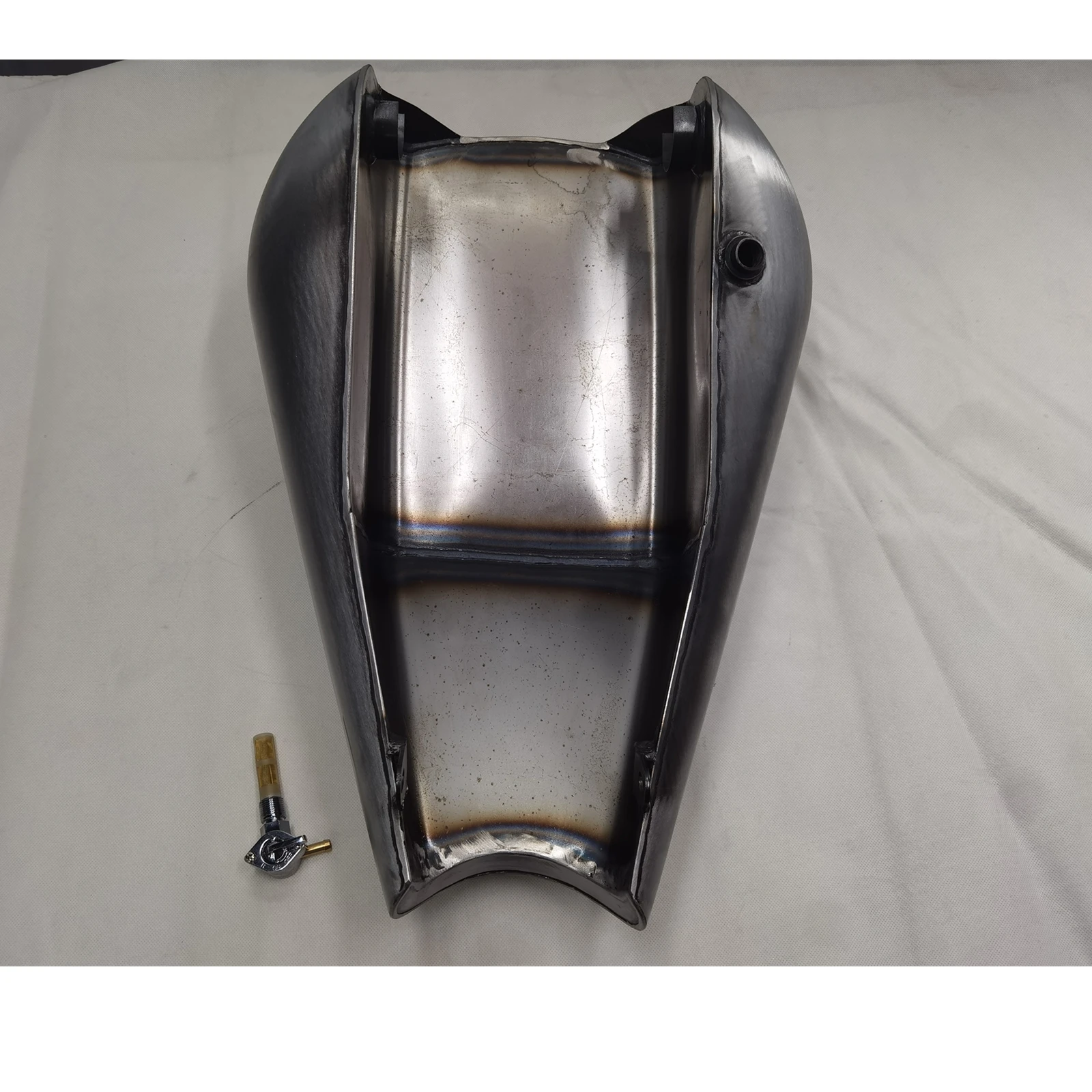 Silver Motorcycle Petrol Gas Fuel Tank For YAMAHA DRAGSTAR 400 650