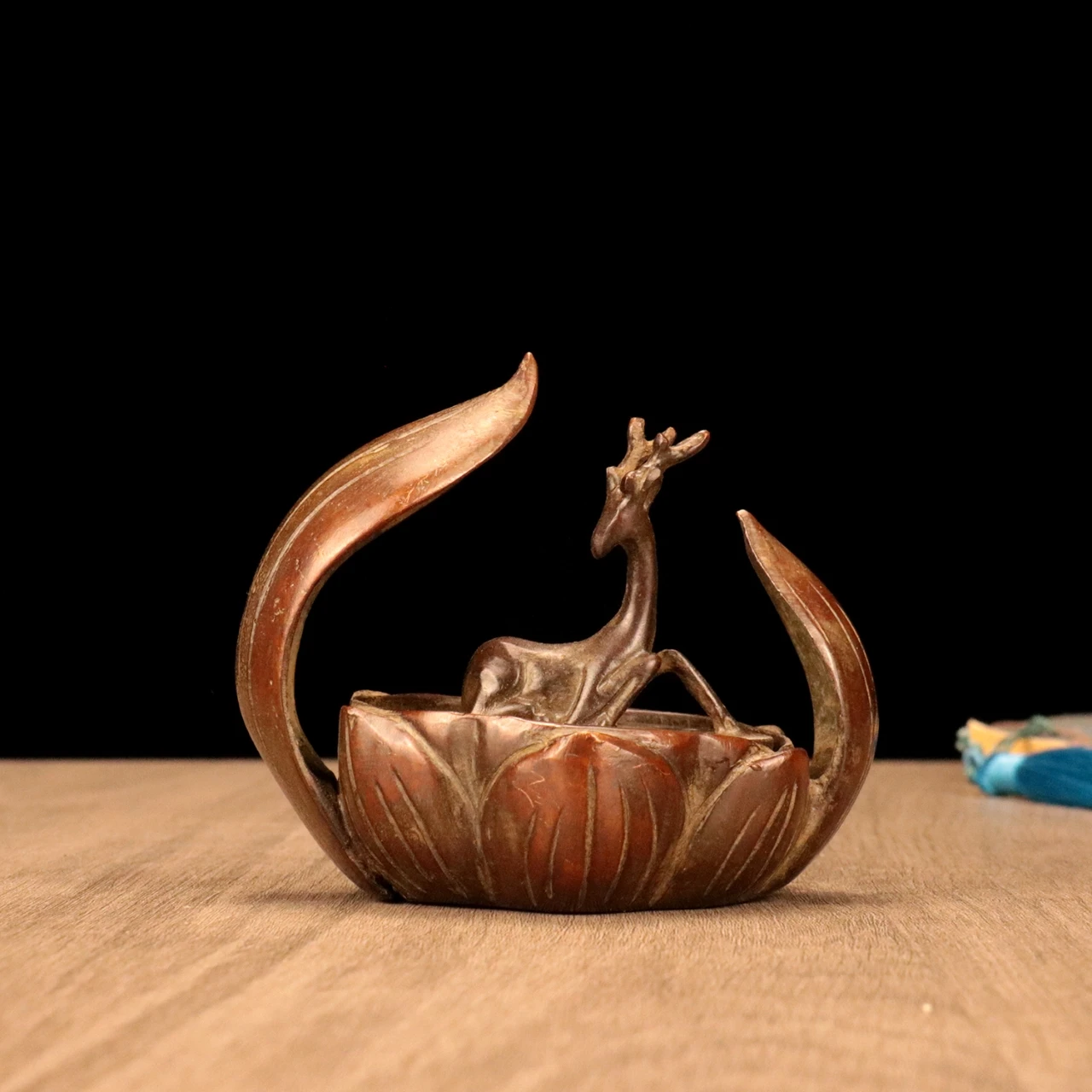Quemador de incienso tallado en bronce de todo el camino a Lianke, adornos para el hogar, ciervo sika, decoración de escritorio de moda