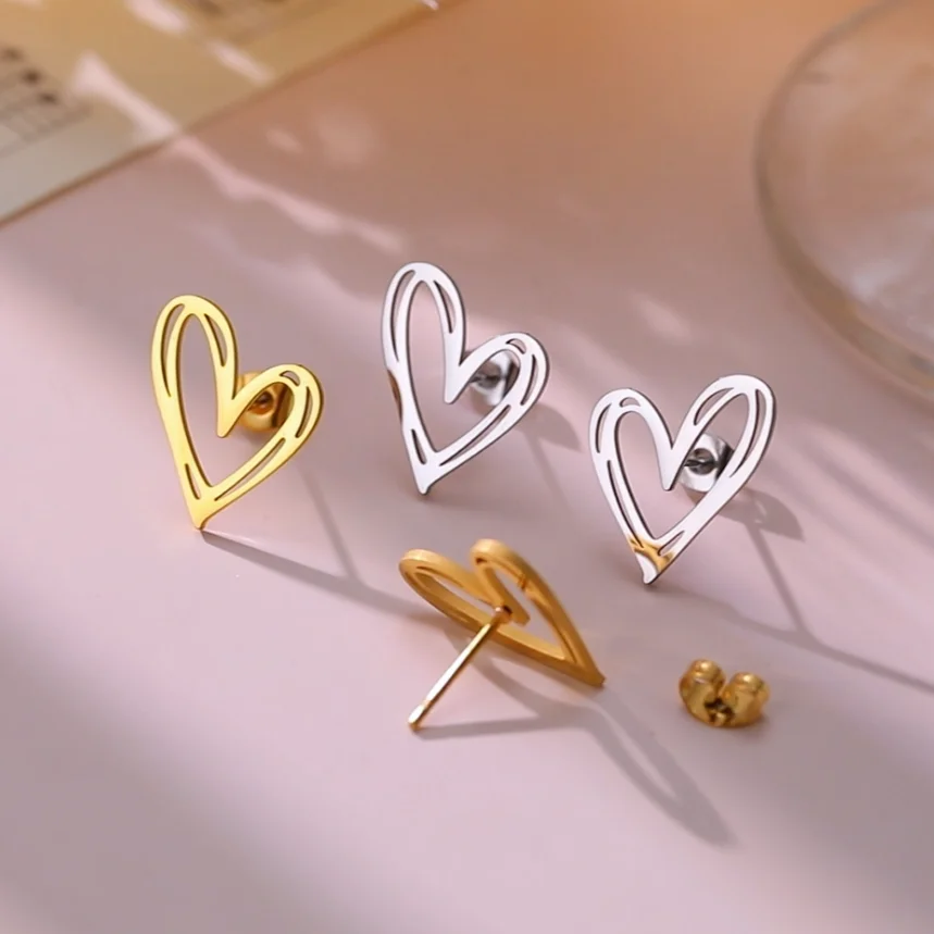 Teamer Fashion Korean Heart Stud Earrings for Women Girls Stainless Steel Lightweight Earrings Street Date Jewelry Wholesale