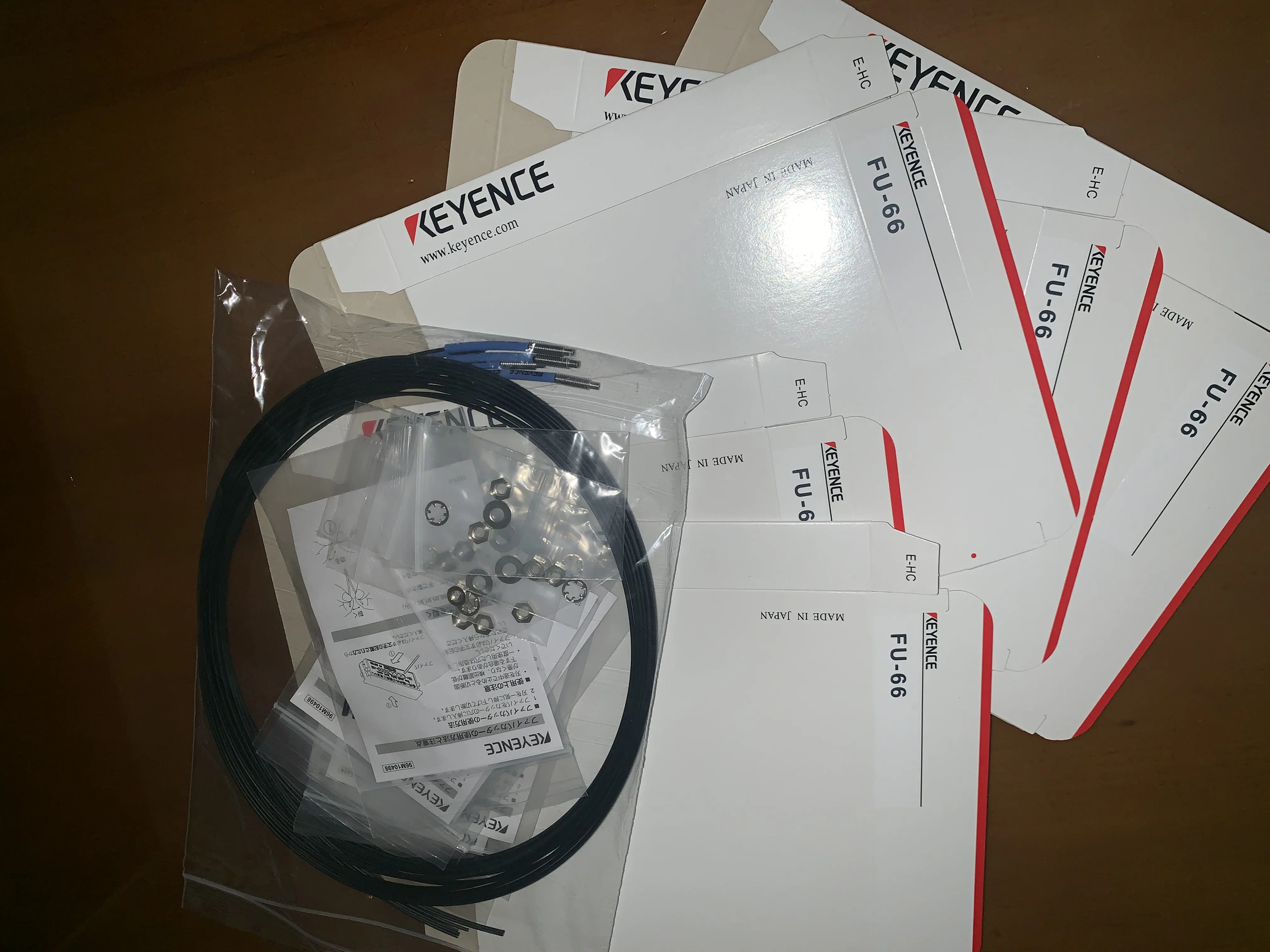 Nuovo codice a barre KEYENCE FU-66 Sensore in fibra ottica FU-71Z FU-7F FU-77 FU-63Z FU-67V FU-4FZ FU-77V