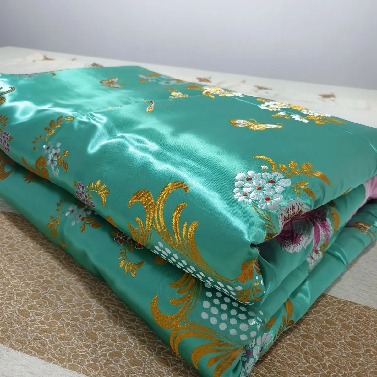 No cotton filling Glossy satin silk cover with single-sided zipper bedspread home bedding