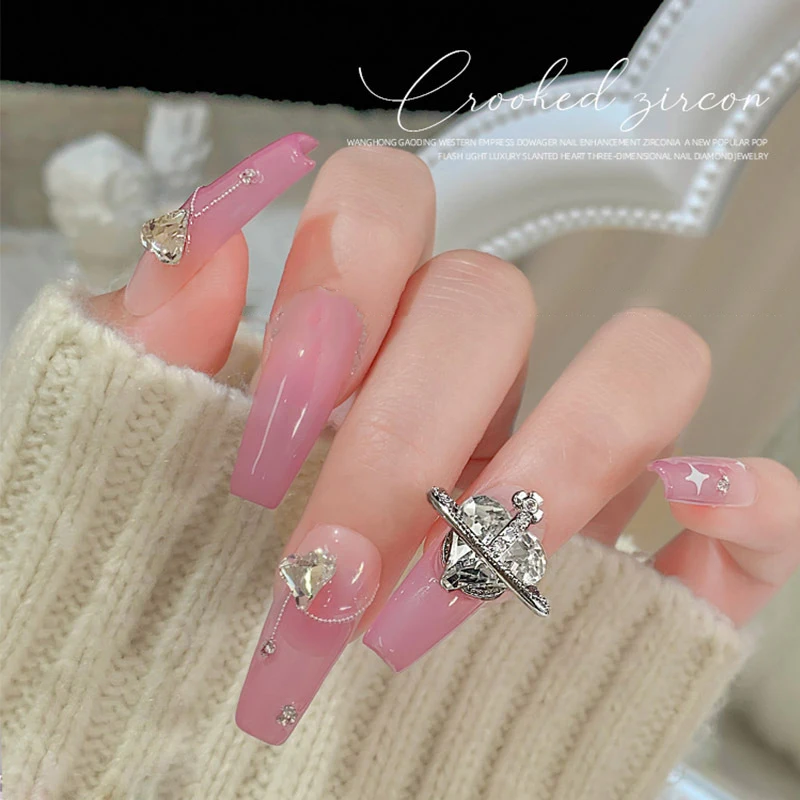 5 pièces 3D Super étincelle coeur tordu diamants saturne planète alliage Nail Art strass décoration luxe manucure breloques bijoux