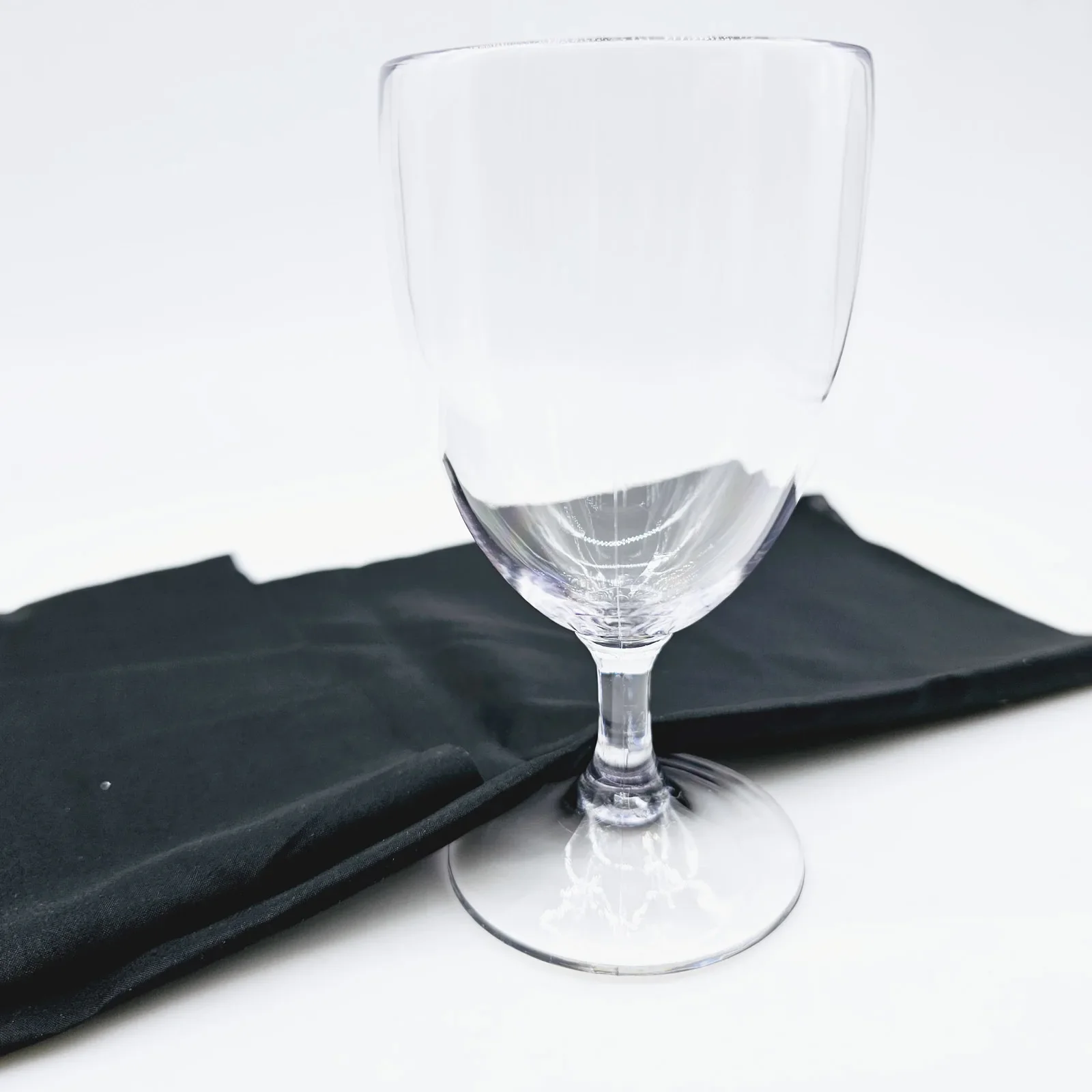 Goblet Floating Airborne Wine Goblet Suspended In the Air Magic Tricks Stage Illusion Floating Mentalism Accessories Fun Props