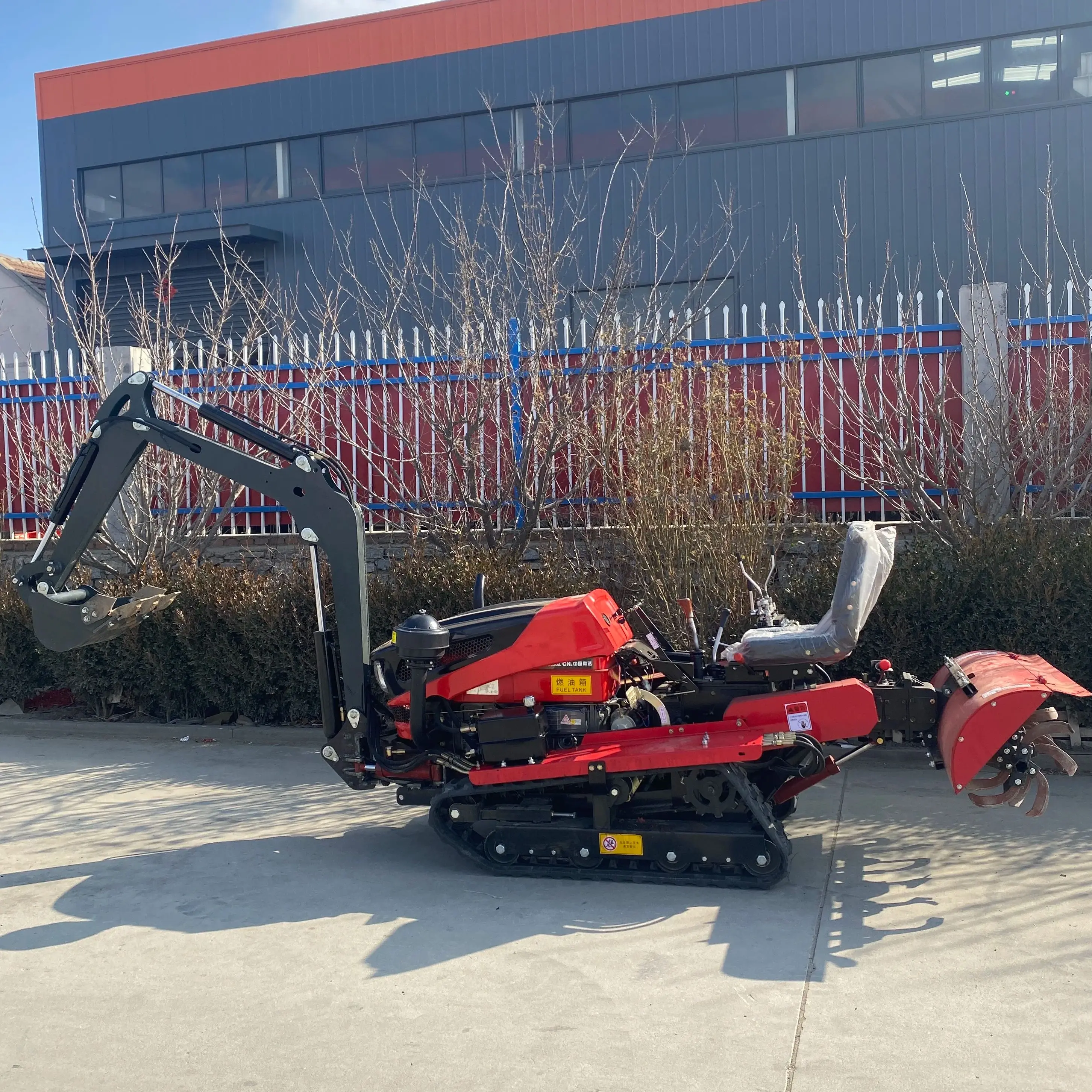 

Customized Low-Vibration Agricultural 35HP Mini Cultivator Multi-Functional Cultivator Tiller Crawler Tractor with Excavator