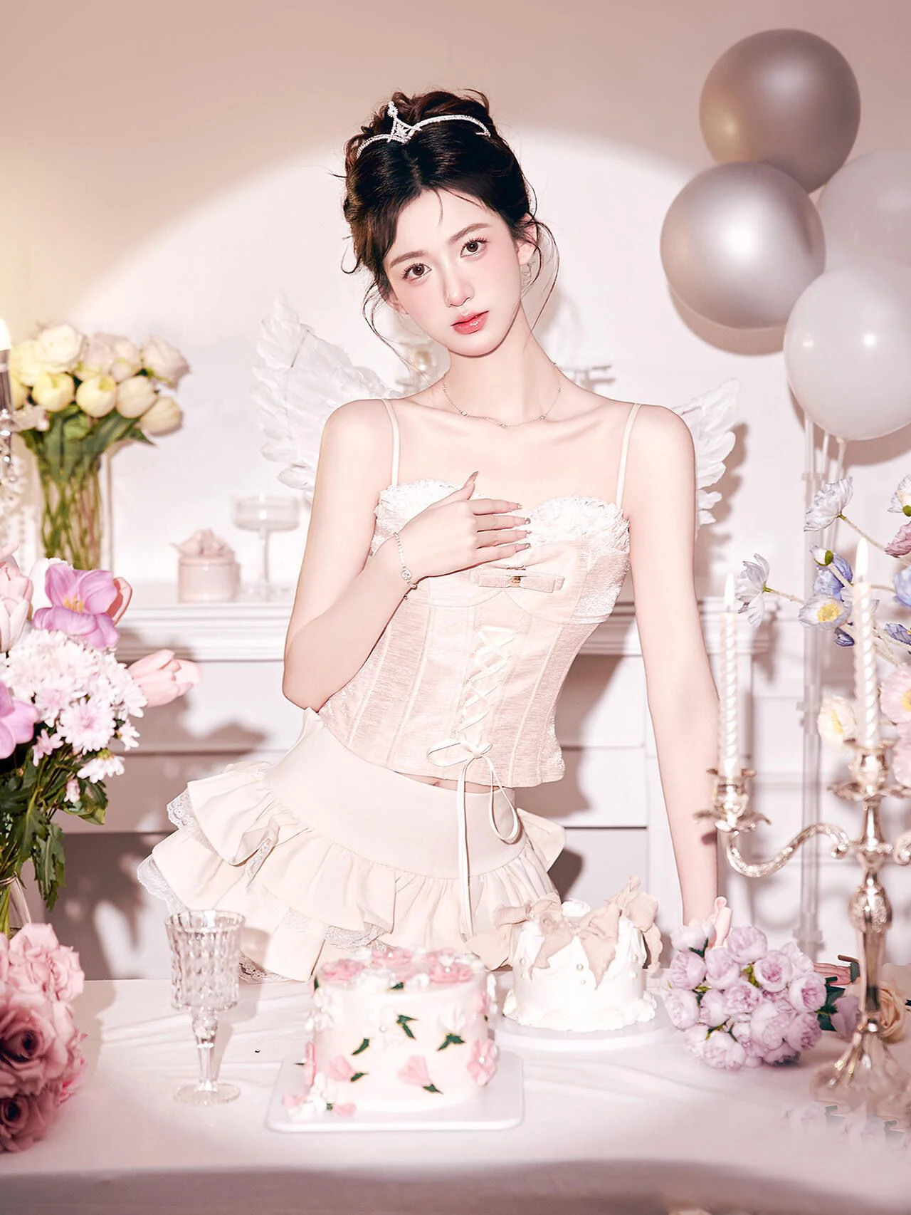 

2026 Studio Theme Korean Style Birthday Photo Pink Princess Personal Artistic Portrait Clothing Ladies Fashion Summer 2024