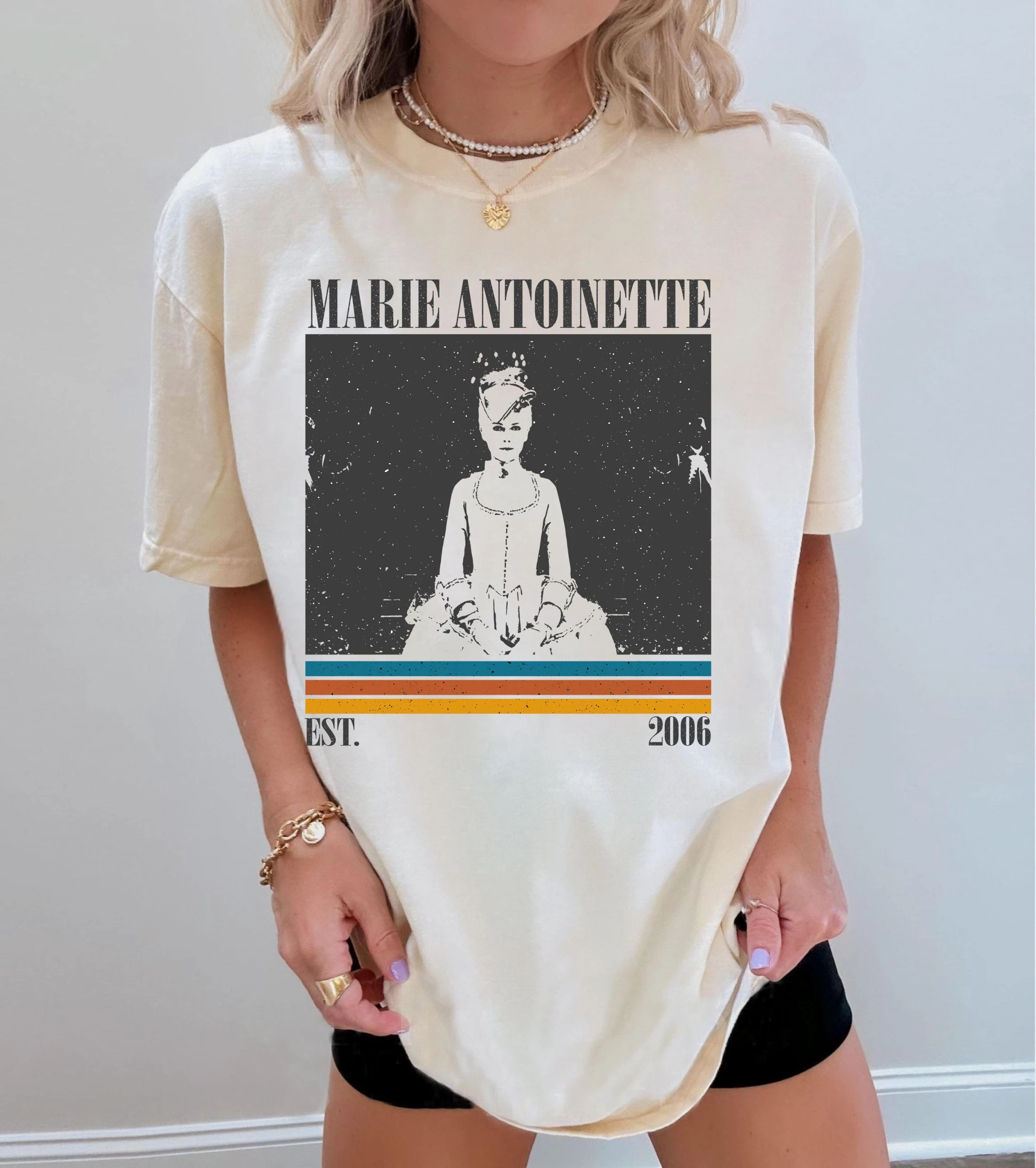 

Marie Antoinette Movie-themed T-shirt, with Soft Colors and Retro Design Printed Pattern T-shirt, A Gift for Fans