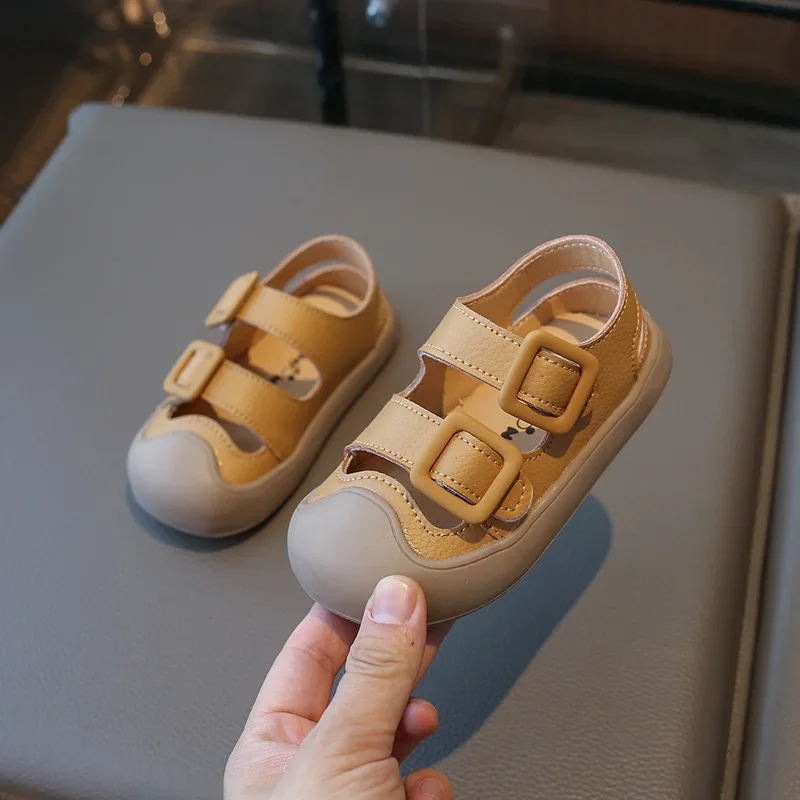 

Children Leather Sandals for Girls 2024 Summer New Cut-outs Fashionable Breathable Soft Sole Anti-kick Casual Cool Beach Shoes