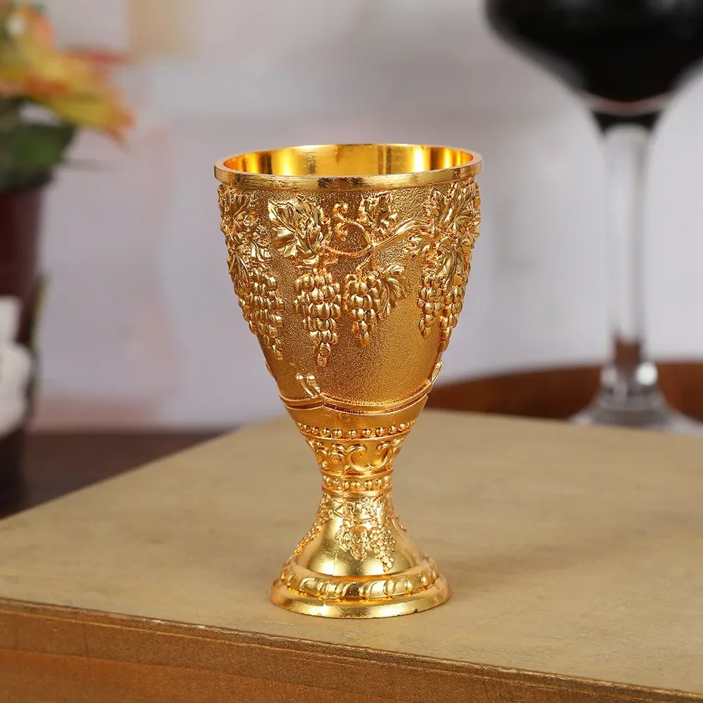 

New European Style Wine Glasses Spirits Cup Retro Alloy Vodka Goblet Wedding Chalices Drinkware Tableware Red Liquor Glass