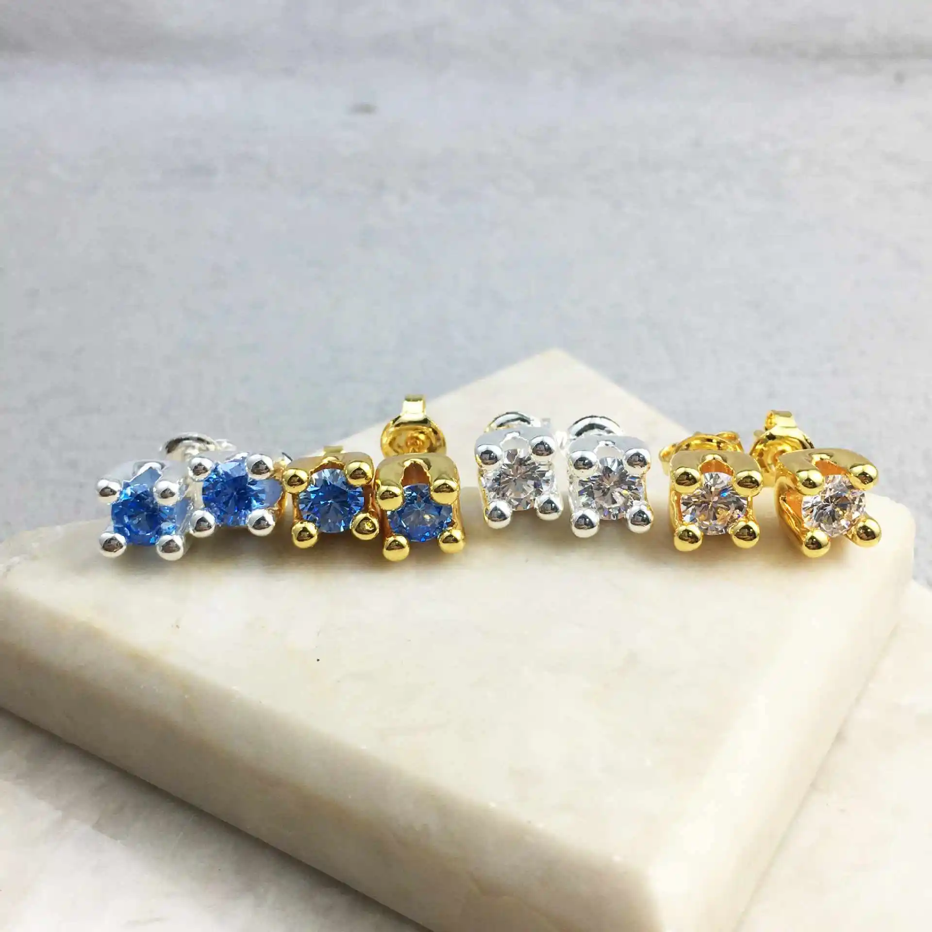 

2025 Summer Sparkling Exquisite Fairy Style Gold Silver Four Claw Zircon Earrings Women's Jewelry Accessories Romantic Gifts