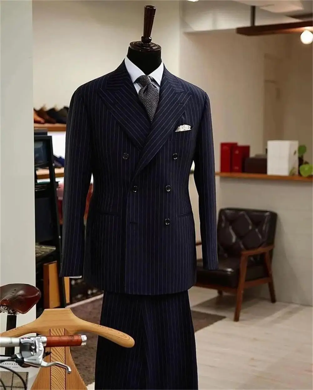 

Navy Blue Striped men's business suit set Jacket striped suit pants Double breasted slim fit suit Men's Wedding Banquet Dress