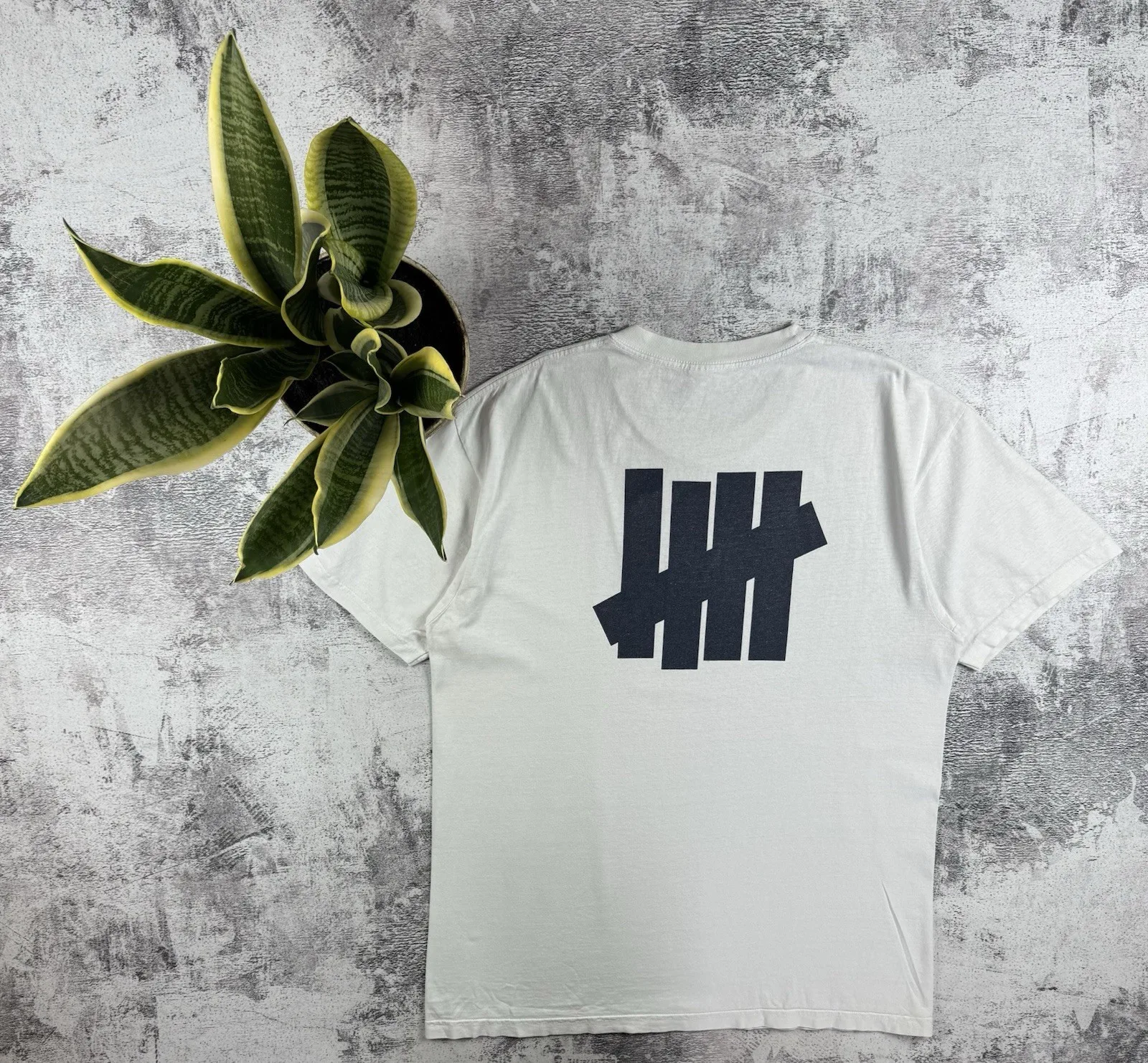 Vintage Undefeated Undftd White Rap Hip Hop Merch Skateboard Jersey T Shirt Tee