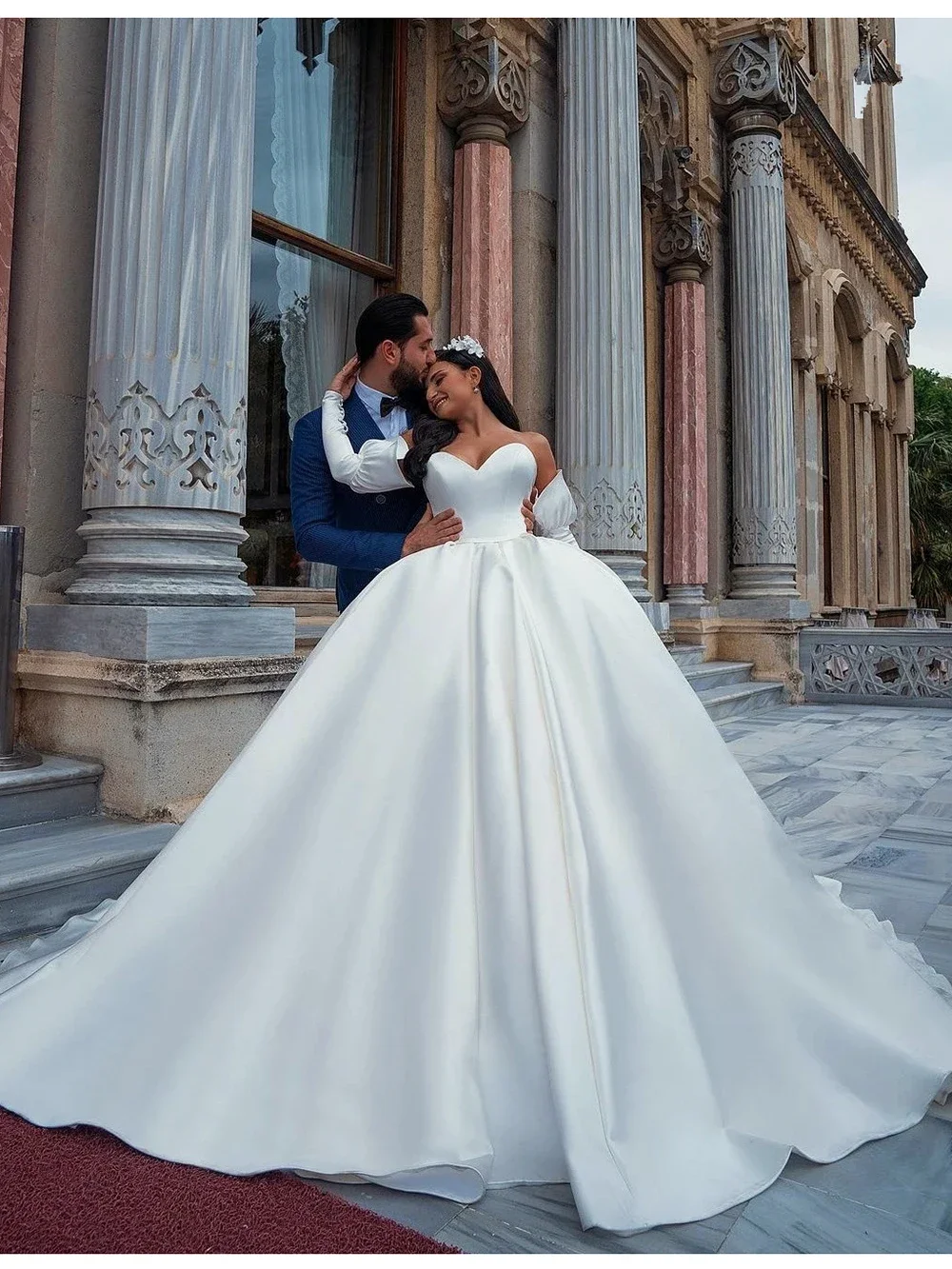 Charmante bescheiden eenvoudige strapless trouwjurken lieverd bruidsjurken op maat gemaakte lange trein gezwollen mouwen nieuwe vestido