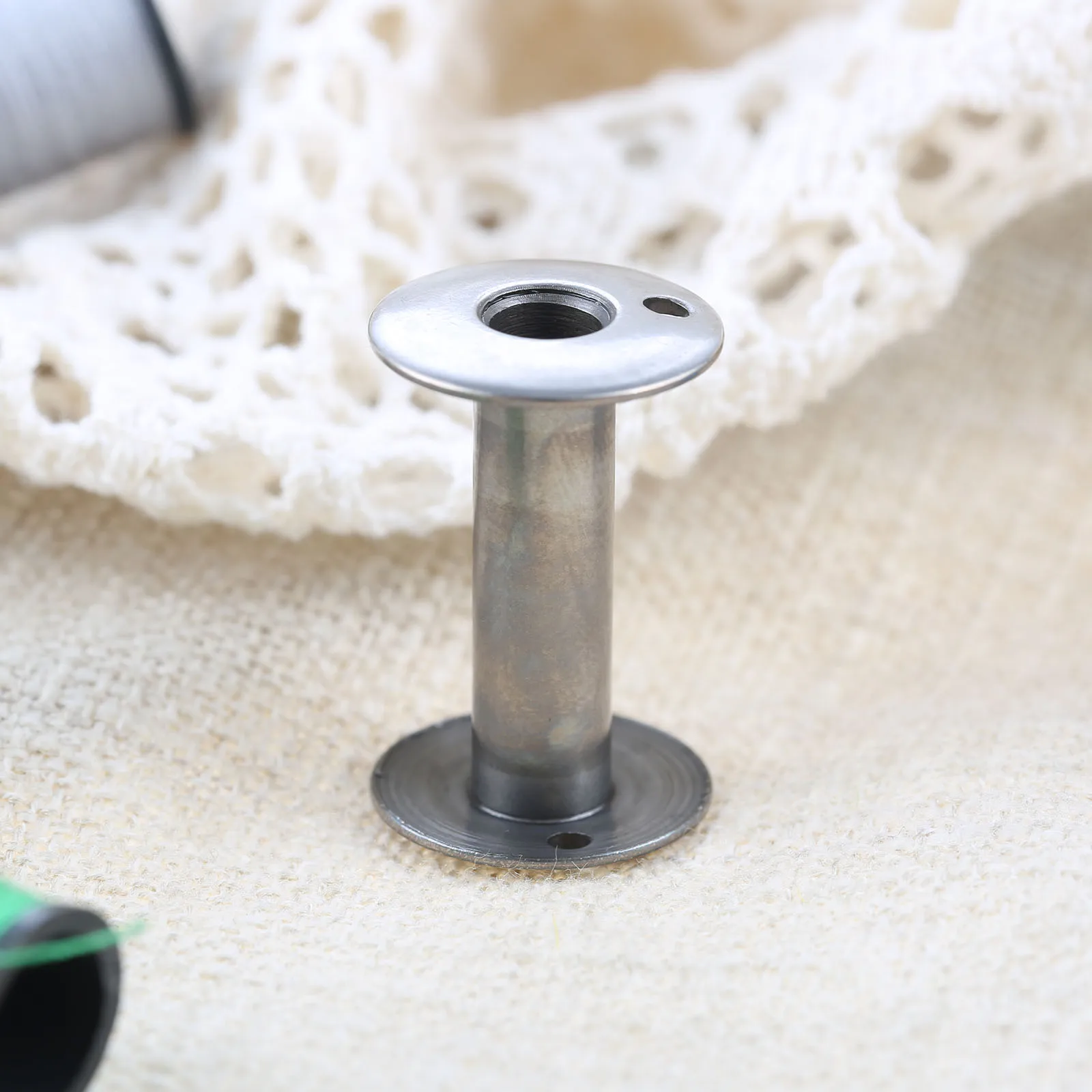 1PC Metal Sewing Machine Bobbin 95093 Fit for Singer 45K21, 45K25, 45K5, 45K37, 45K42, 45K50, 45K52 Fit for Adler 104, 105, 165