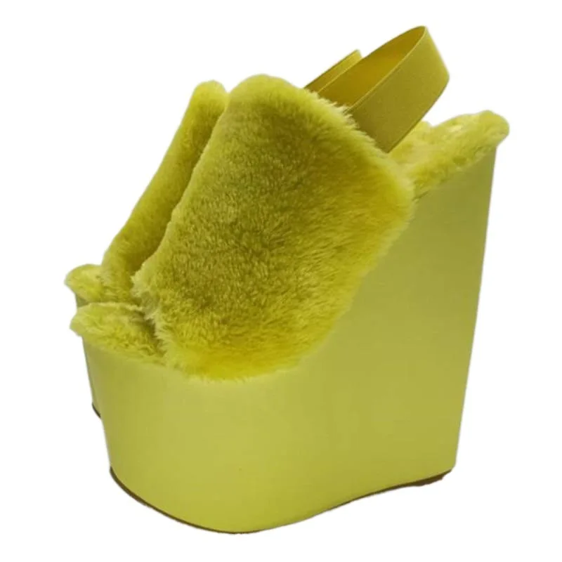 

Плюшевые уличные женские тапочки на платформе с открытым носком в стиле панк, туфли без шнуровки на очень высоком каблуке на танкетке, большие размеры, обувь Лолиты