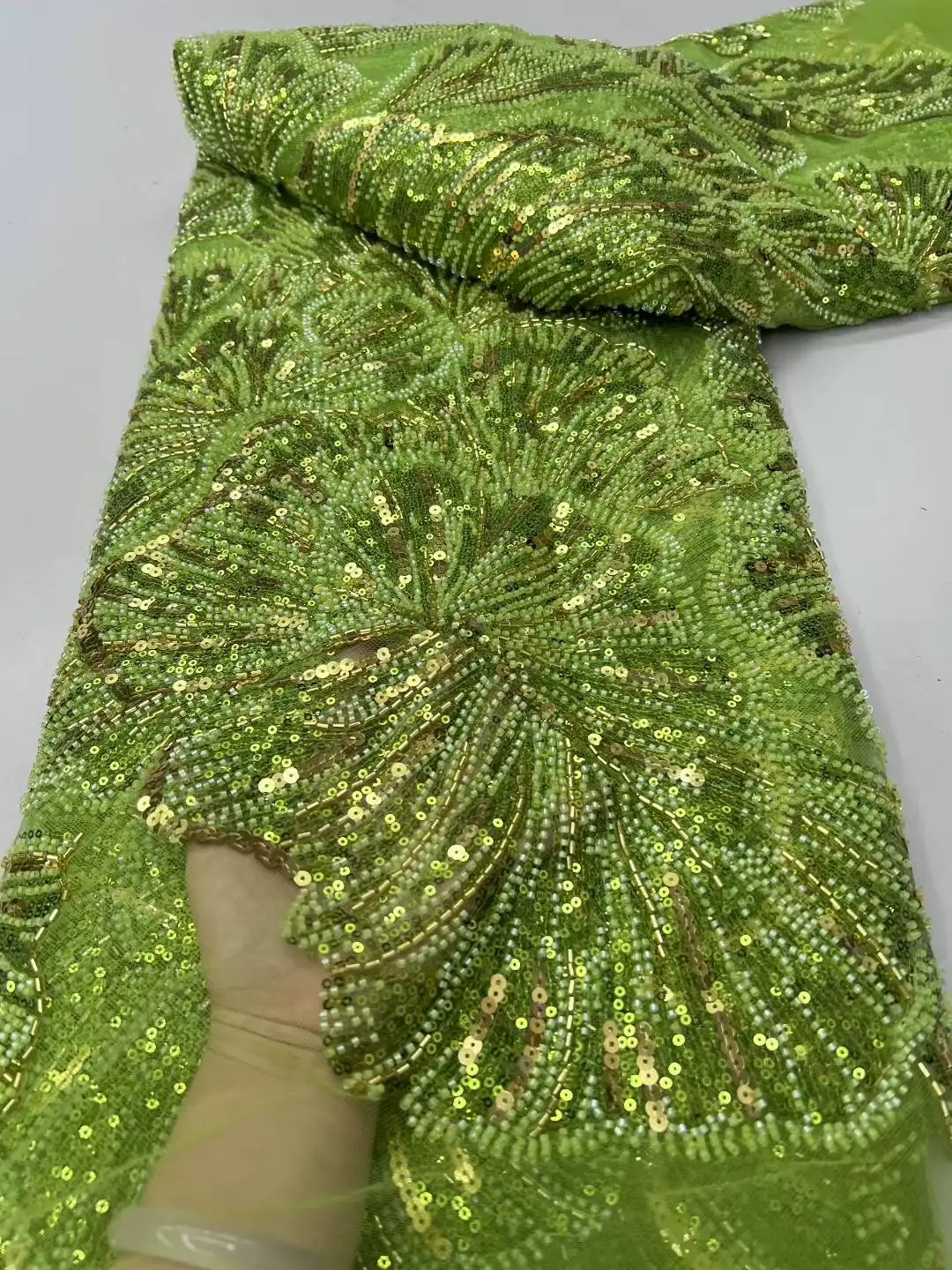 

Newest Luxury Heavy Beaded Lace High Quality Net African Sequins Lace Fabric Embroidery 2025 Dresses for Wedding Bridal Dress