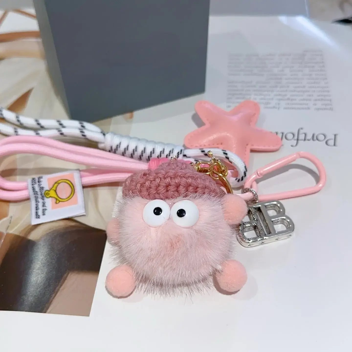 

The Latest Fashion Bag Pendants, Luxury Master Craft Keychains, Big Brand Trendy Men and Women Pendants, Luxury Gifts