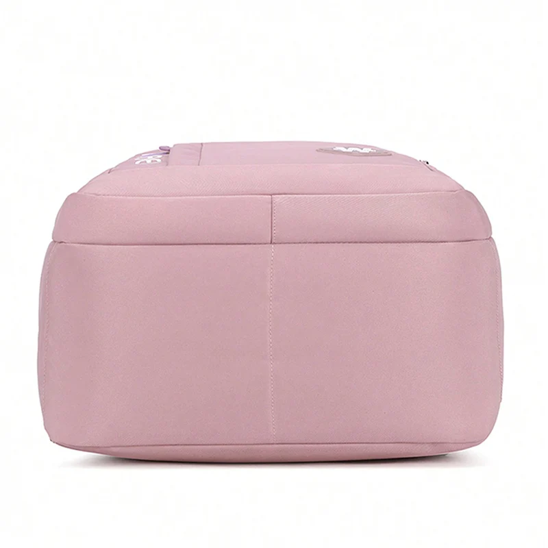 Ransel laptop ini cocok untuk digunakan siswa sebagai ransel komuter sehari-hari saat bepergian.