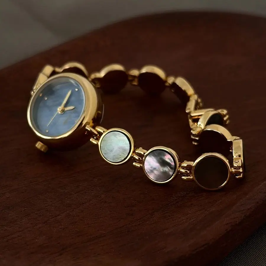NEW Retro Deep Sea Shell Woman' Watches With Round Bracelet, High-end Niche Small Dial, Paired With a Dress, An Exquisite Gift view 2