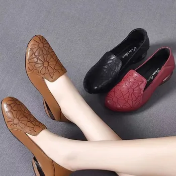 Yeni 2024 Orta Topuk Rahat Kadın Topuklu Düğün Hollow Out Siyah Kare Topuk Resmi Ayakkabı Çalışma Bayan Güz Zapatilla Mujer Boyutu 41