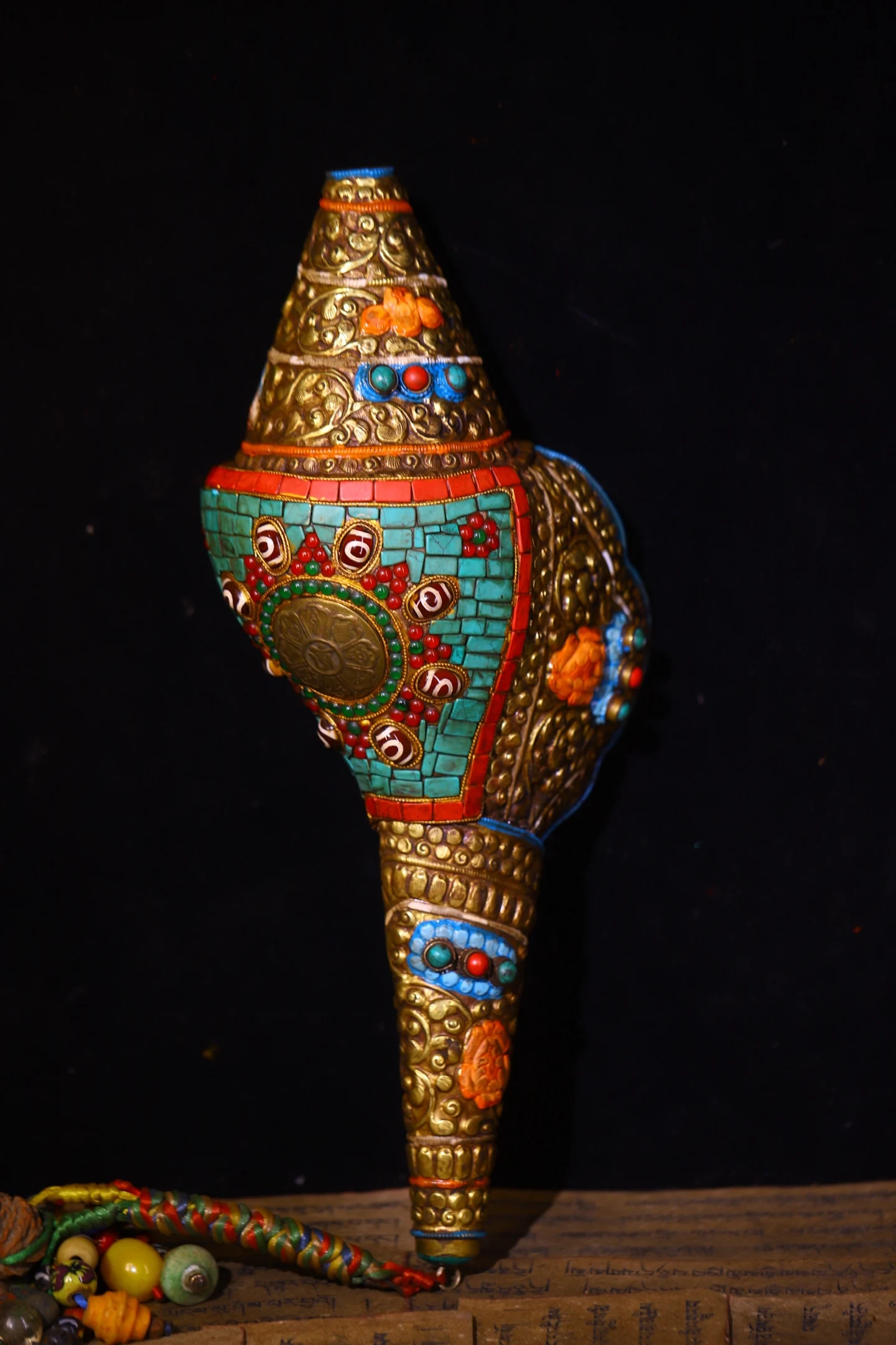 Old Folk Conch Painted Mosaic Gem gZi Beads Turquoise Six-Syllable Mantra Buddha Conch Flower texture Amulet Worship Hall