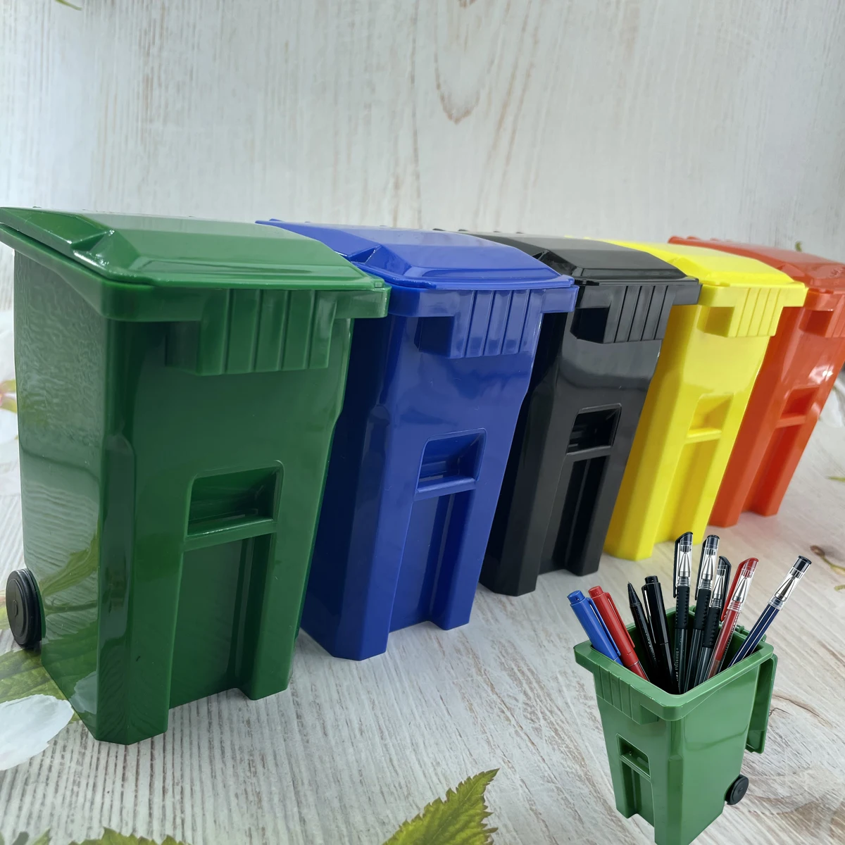 

Креативный мини-органайзер для ручек в форме мусорного ведра, забавный пластиковый настольный органайзер для ручек, карандашей, канцелярских принадлежностей, декор для рабочего стола