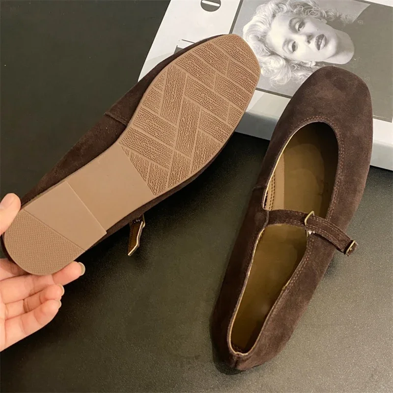 Eilyken Mode Runde Kappe Frau Pumpen Sandalen Frühling Sommer Flache Heels Schnalle Bankett Kleid Weibliche Schuhe
