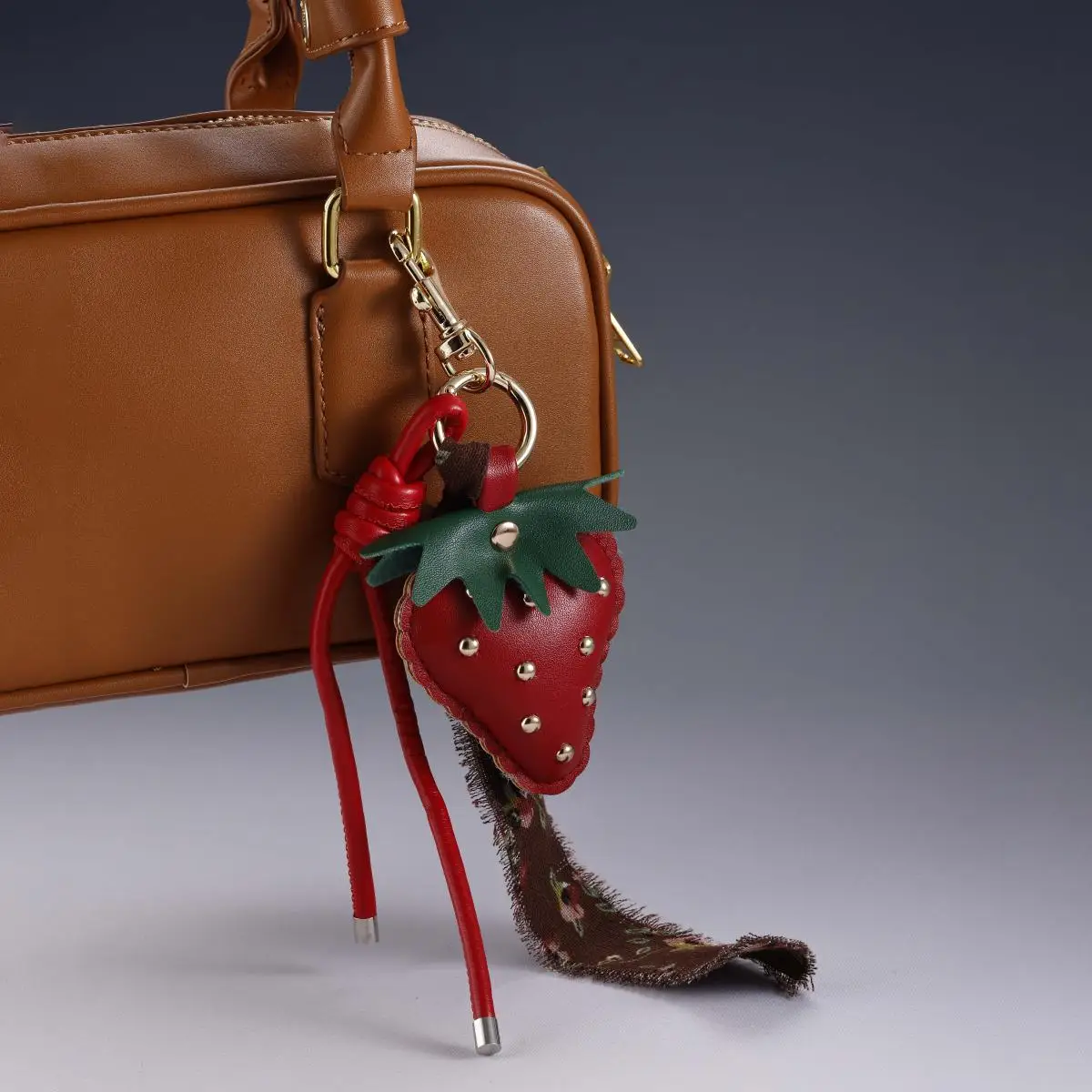 

Fresh strawberry tassel keychain leather pendant accessory mobile phone bag pendant