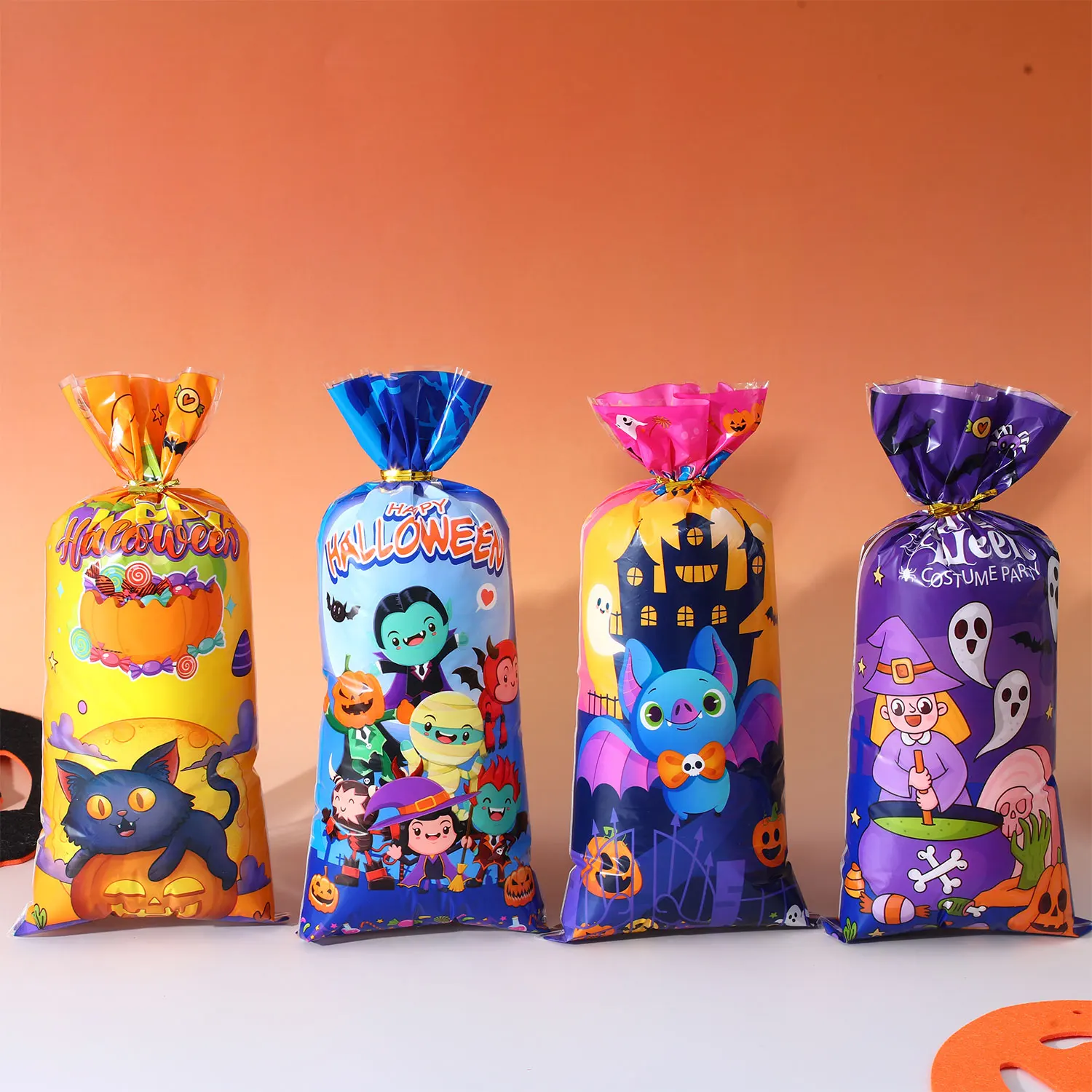 50pcs Halloween Opp Candy Bags, Candy Cookie Bags for Kids, Pumpkin Ghost Dumbo Pattern Trick or Treat Halloween Decoration