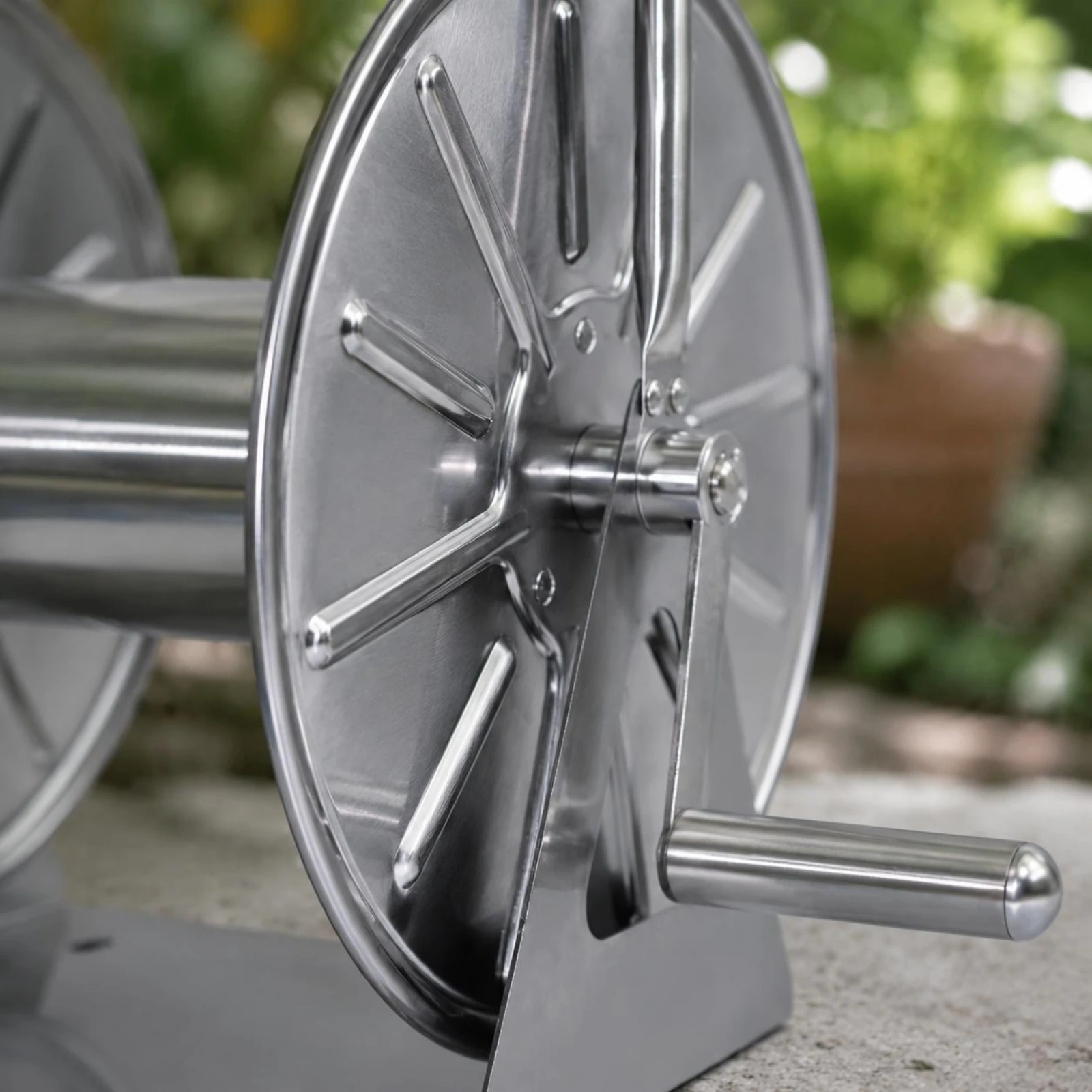 Stainless Steel Hose Reel Rust Resistant Garden Hose Storage Rack Portable Easy to Assemble for Flower Watering