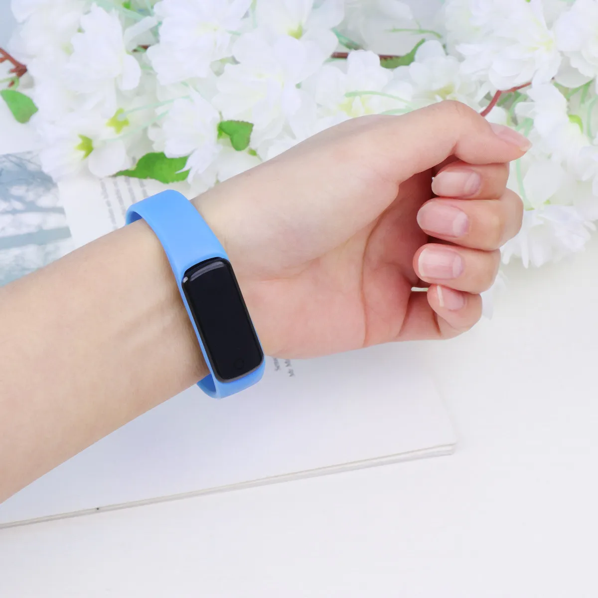 

Kids Smart Bracelet 3-Color LED Display Water-Resistant Alarm Music Notification Smart Wristband Fitness Tracker