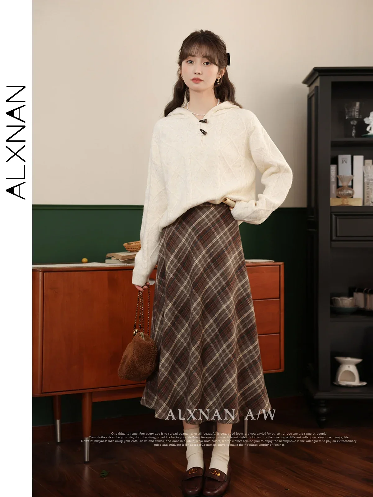 

ALXNAN Vintage Plaid Skirts Women's Autumn Long A-line Fleece Warm Skirt 2025 Autumn Office Lady Midi Pleated Skirts LXN32097