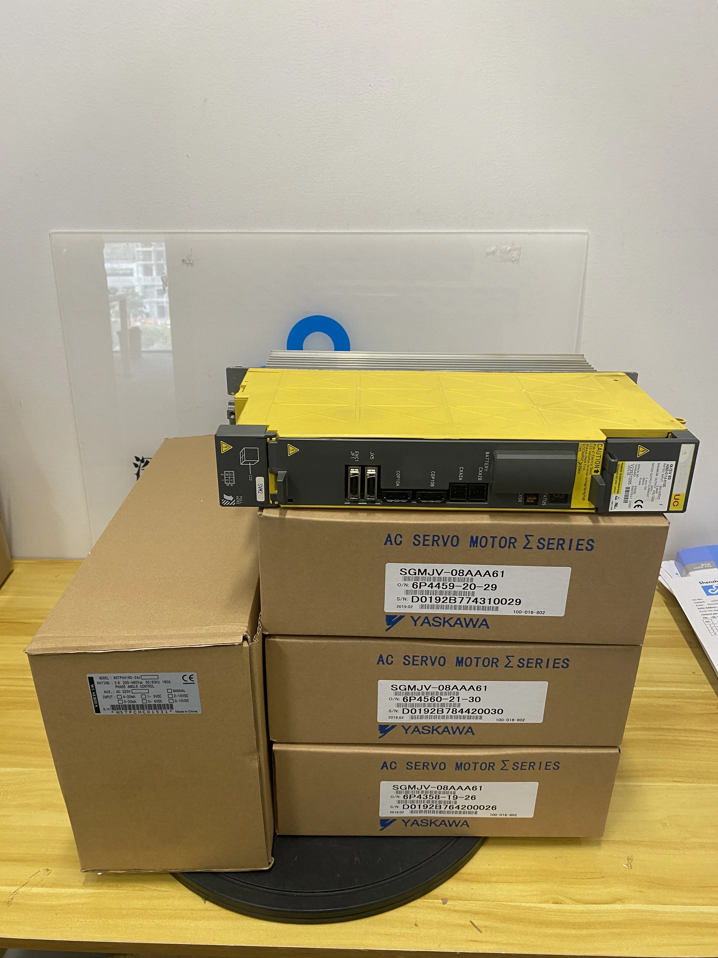 

Servo Motor SGMJV-08AAA61 Medium Inertia Rotation Type