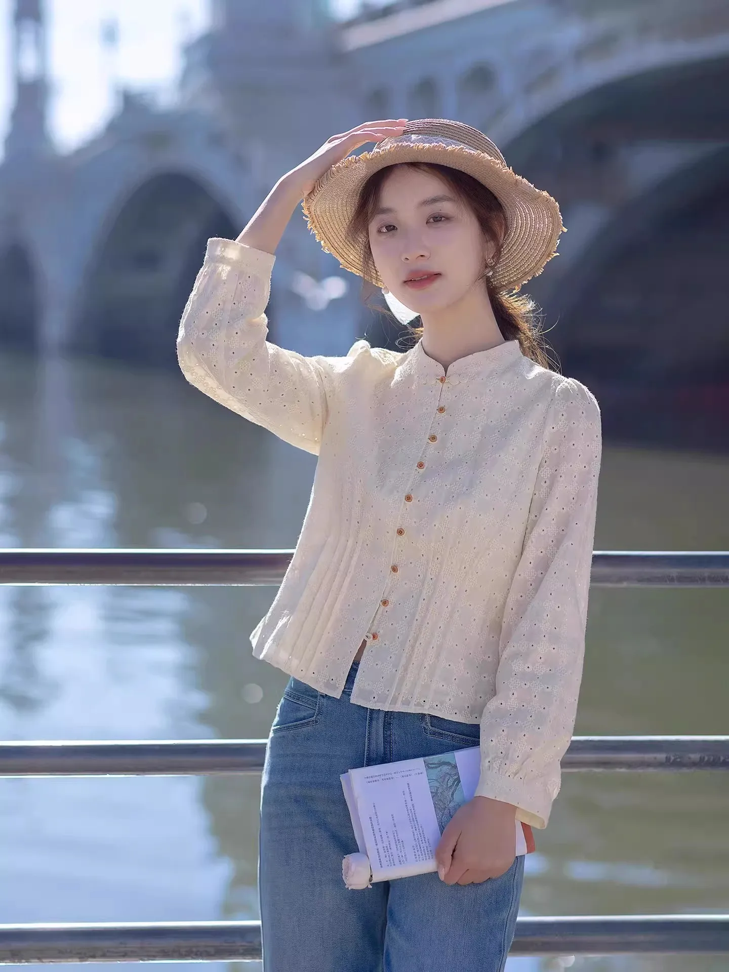 

Red Tead Artistic Long Sve Embroidered Cotton irt Women's Slim Fit Spring 2026 New Sle Top Breathable Comfortable