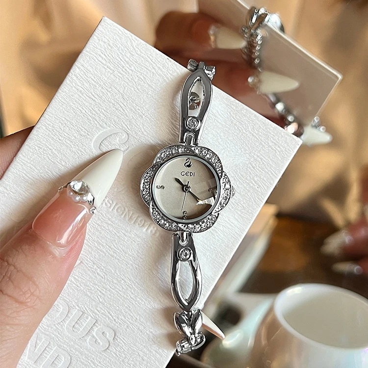 ساعة يد نسائية رائعة، قرص زهري بتصميم غير منتظم، سوار مخرم، ساعة يد نسائية راقية. #3