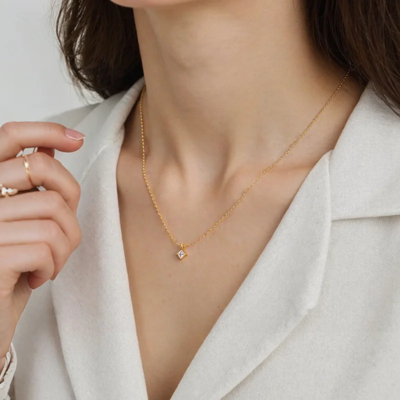 

New starry sky chain small diamond necklace for women elegant ins collarbone chain exquisite necklace