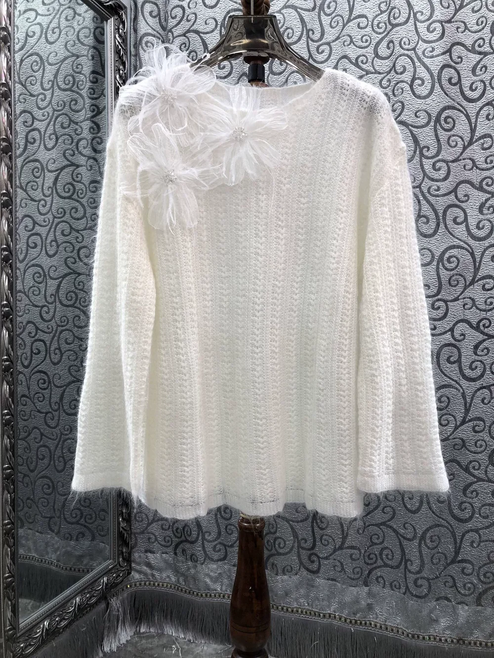 Top Quality New Sweaters & Pullover 2026 Autumn Winter Knitwear Women Feathers Beading Flower Deco Long Sleeve Loose Tops Jumper
