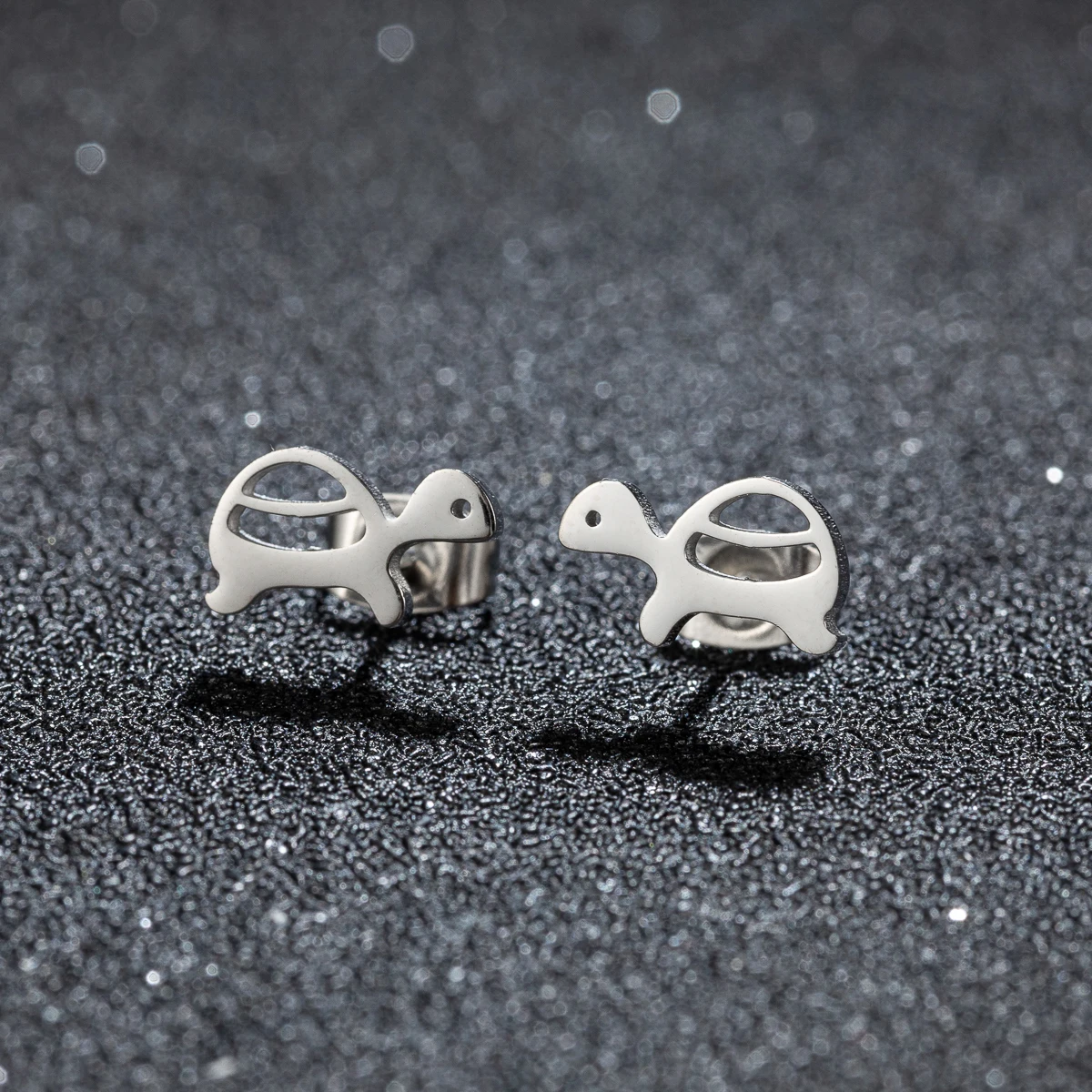 Tiny Stainless Steel Turtles Earrings Women Cute Animal Jewelry Minimalist Tortoise Shape Ear Studs Piercing Pendientes 2024