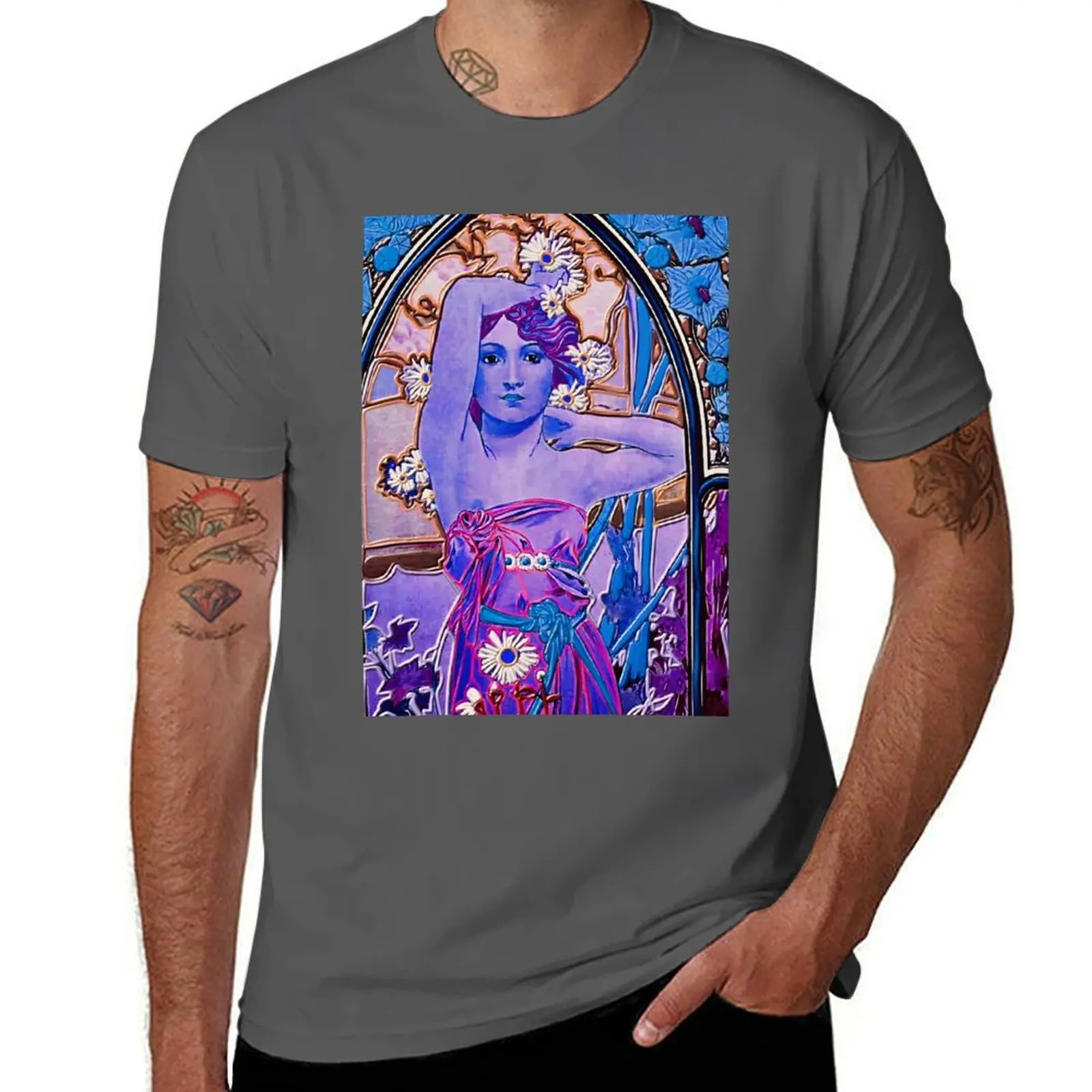 

Fresh faces. Lilac lady (Alphonse Mucha) T-Shirt Durable Work Wear T-Shirt
