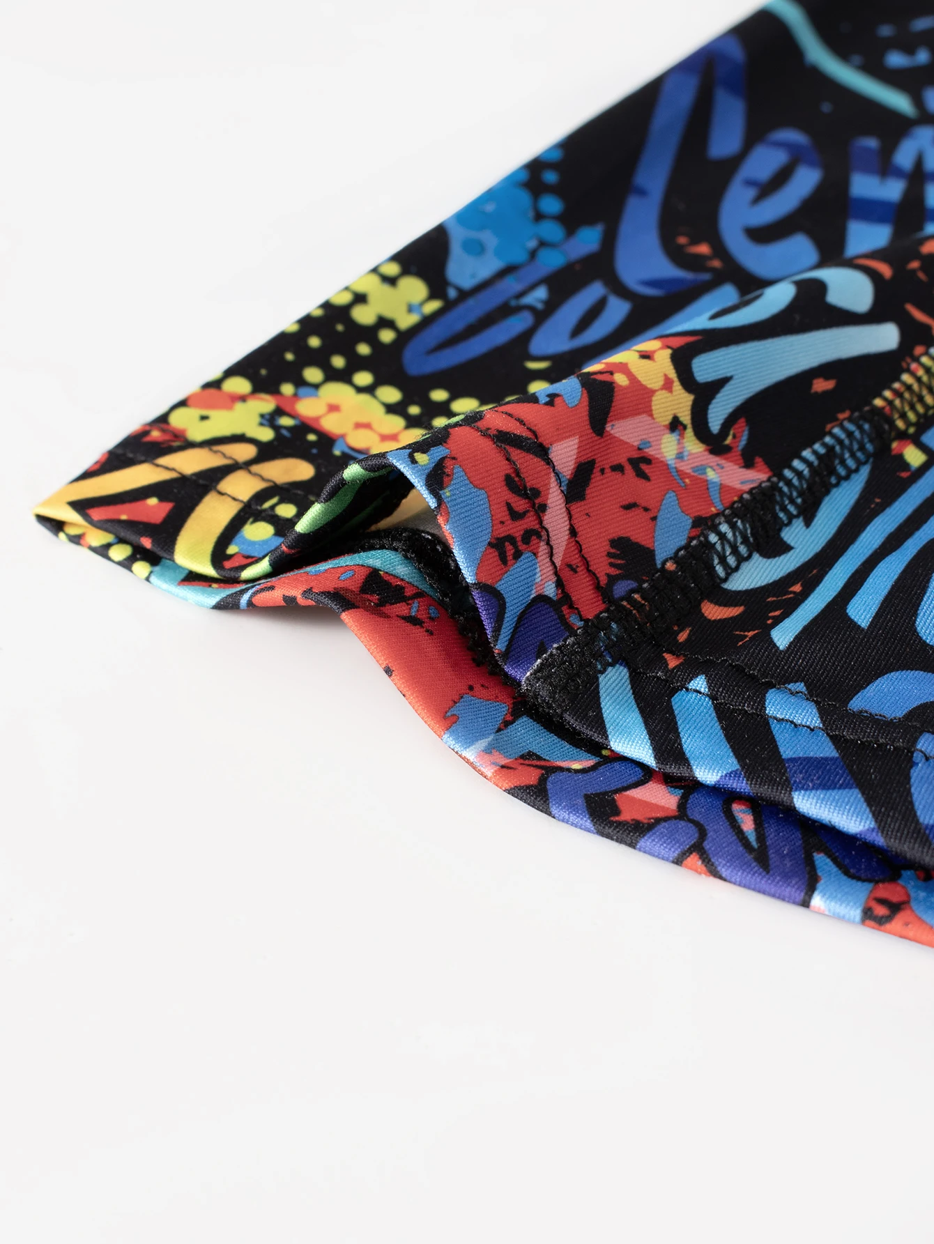 New 4 pairs of men\'s underwear fashion cartoon graffiti in elastic boxer shorts comfortable and soft men\'s growth underwear